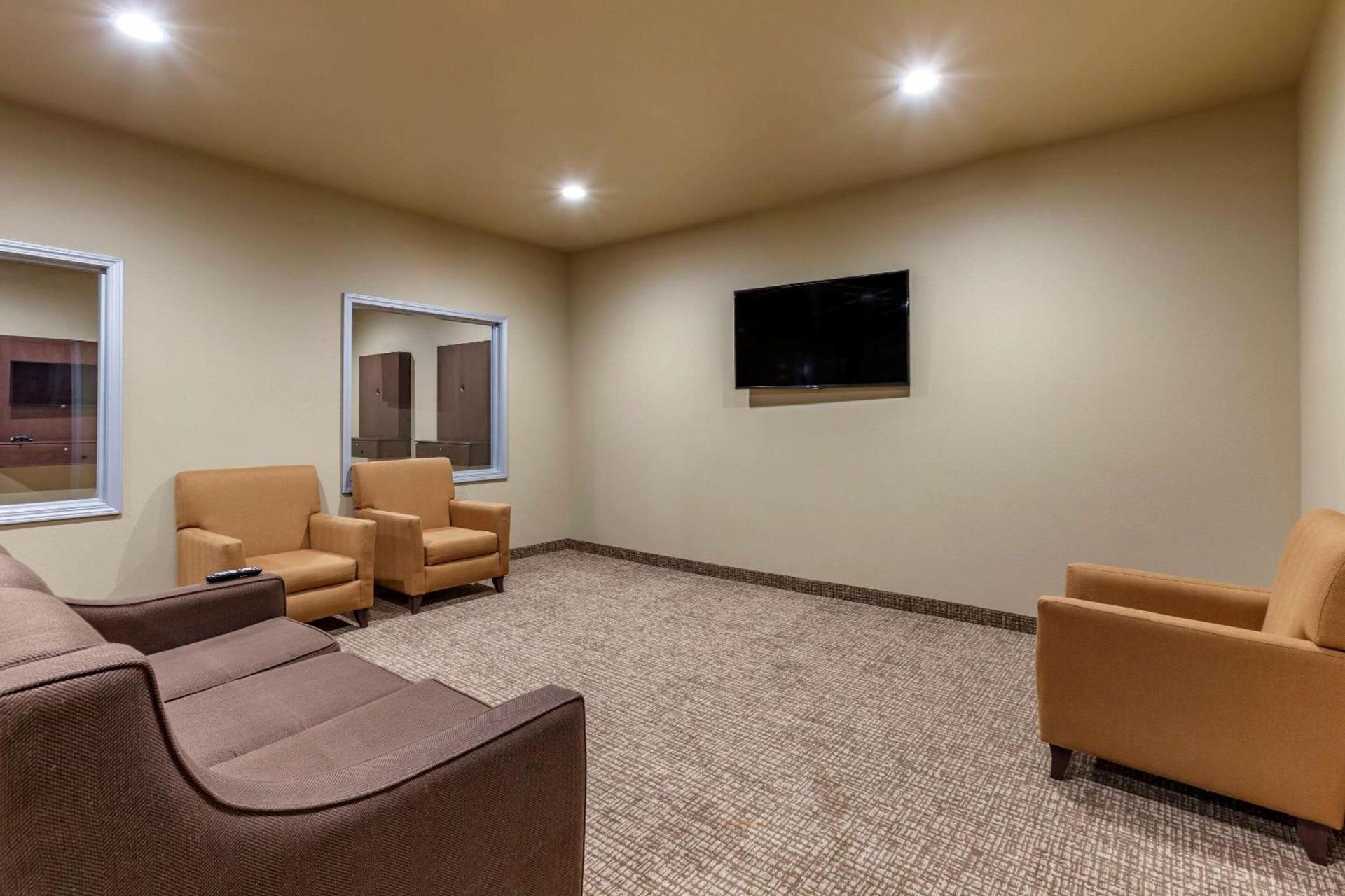 Comfort Inn & Suites Near Mt Rushmore photo 41