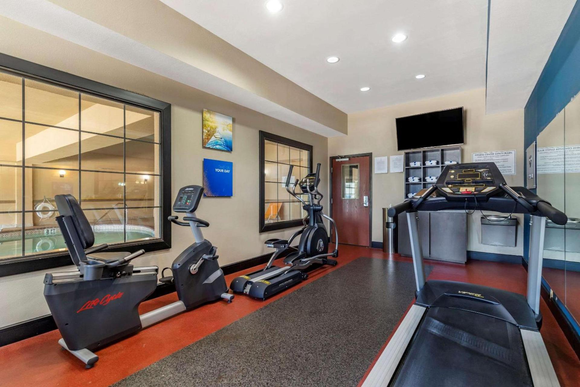 Comfort Suites Buda - Austin South photo 26