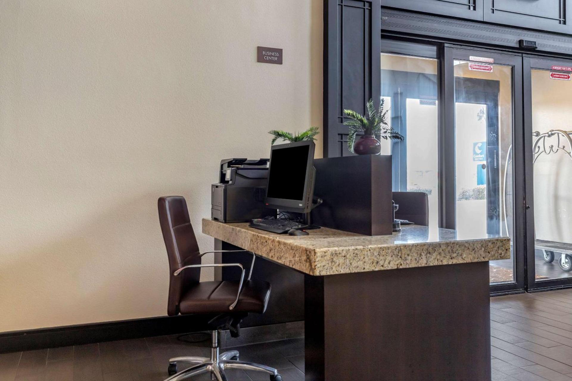 Comfort Suites Buda - Austin South photo 27