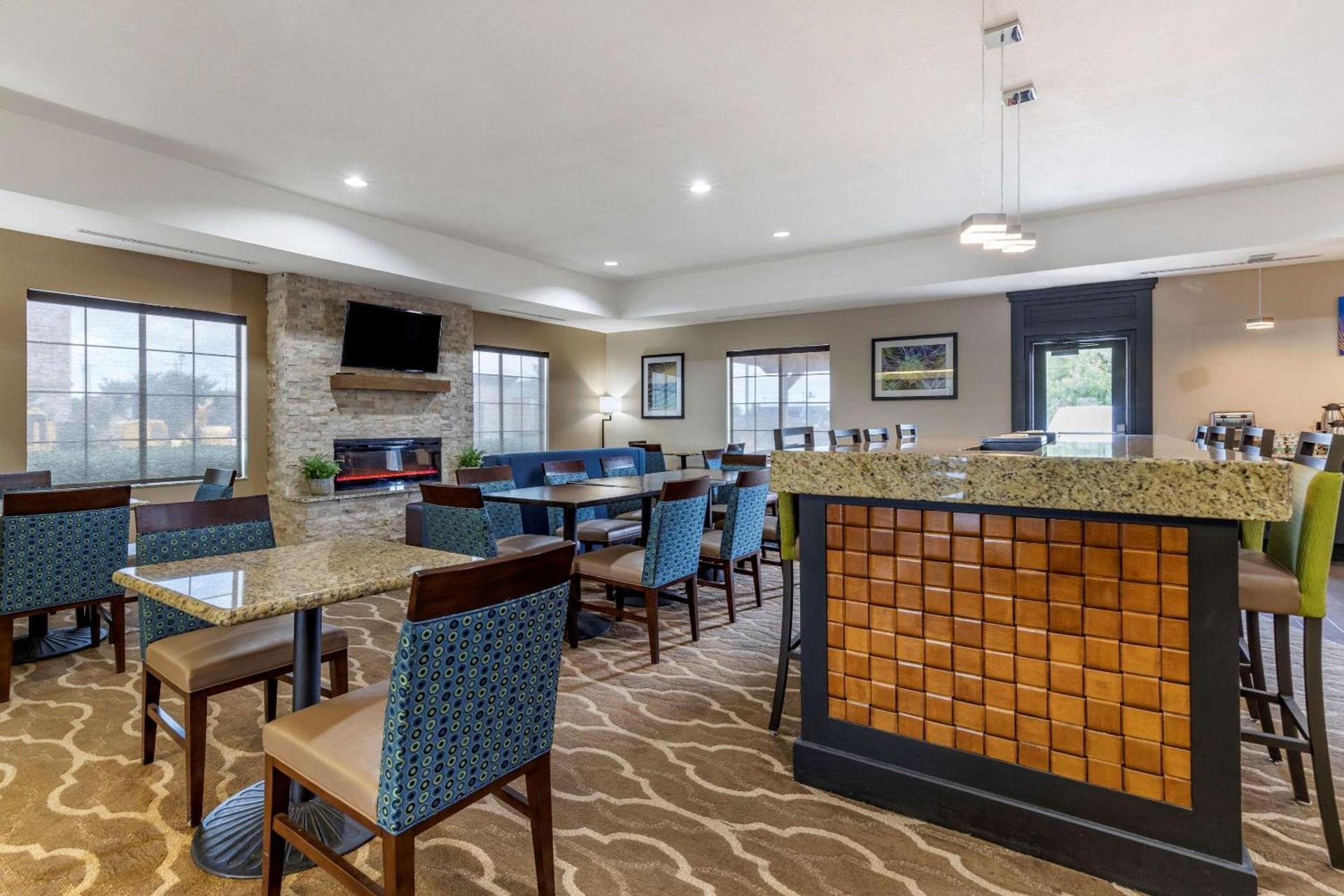 Comfort Suites Buda - Austin South photo 31