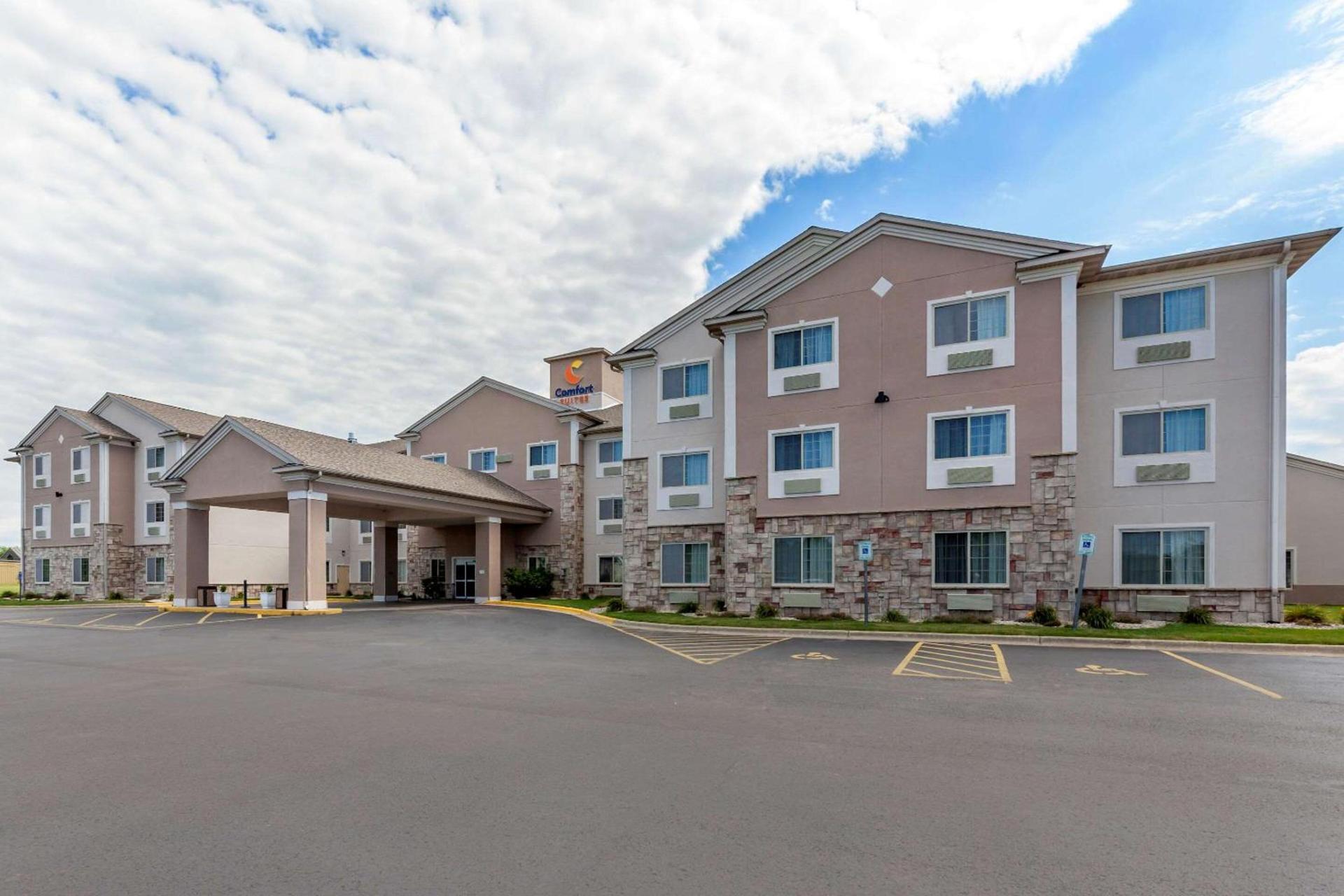 Comfort Suites Delavan - Lake Geneva Area — hotel in Delavan