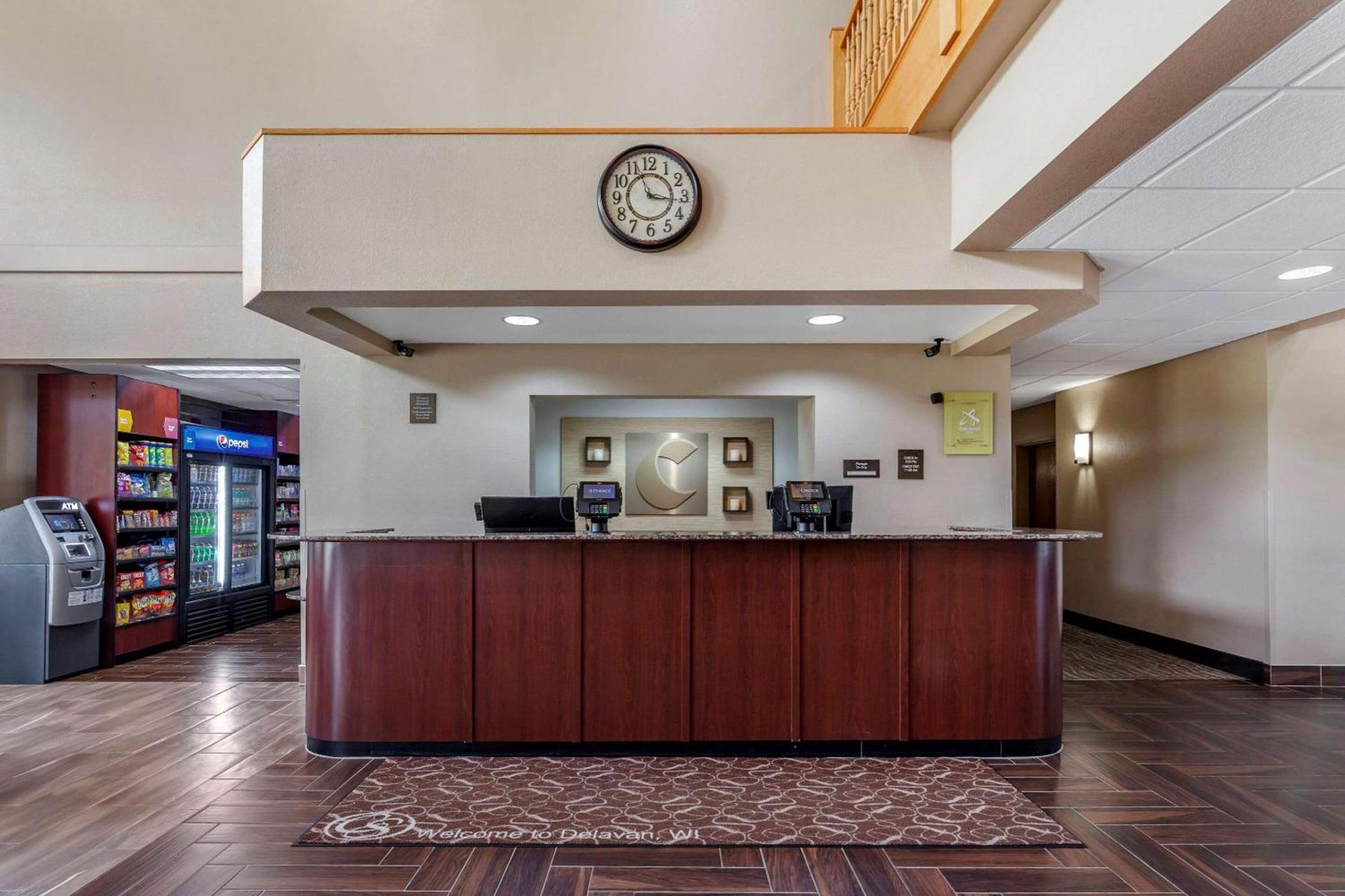 Comfort Suites Delavan - Lake Geneva Area photo 3