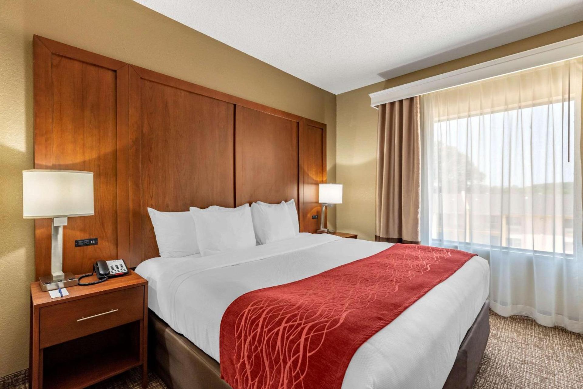 Comfort Inn & Suites El Dorado photo 11
