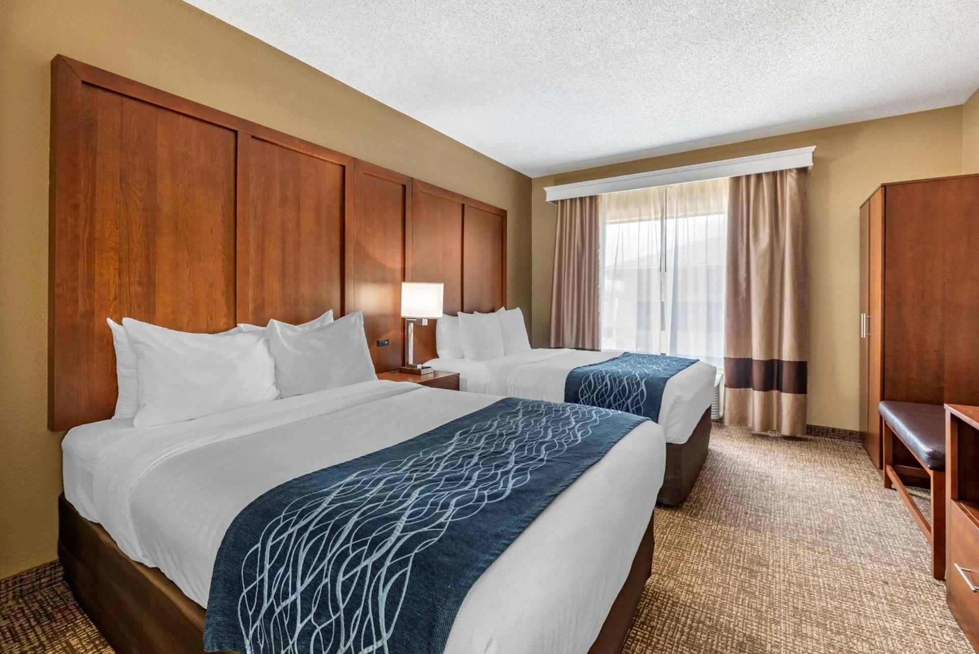 Comfort Inn & Suites El Dorado photo 21