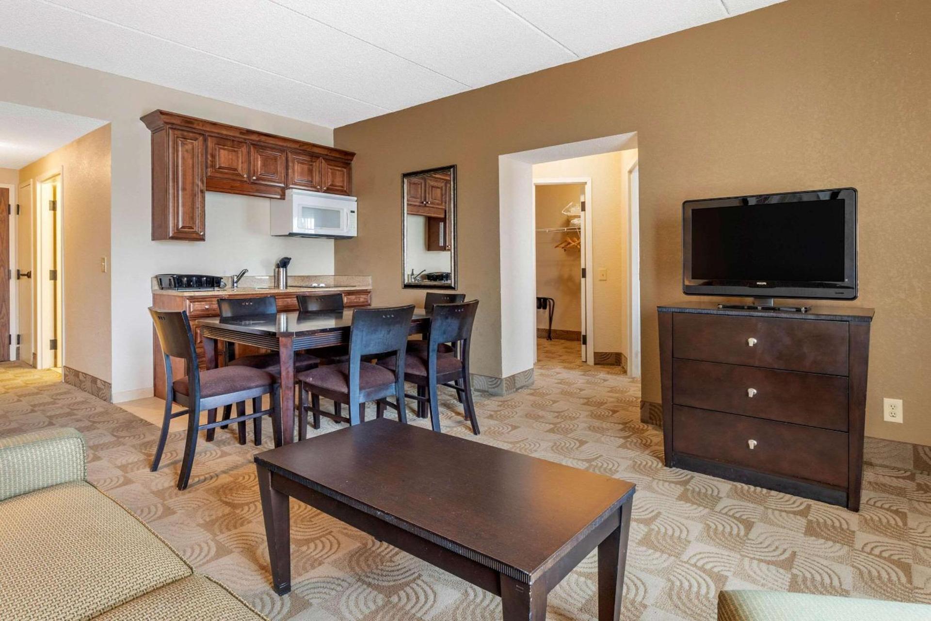 Comfort Inn Warner Robins - Robins Air Force Base Area photo 10