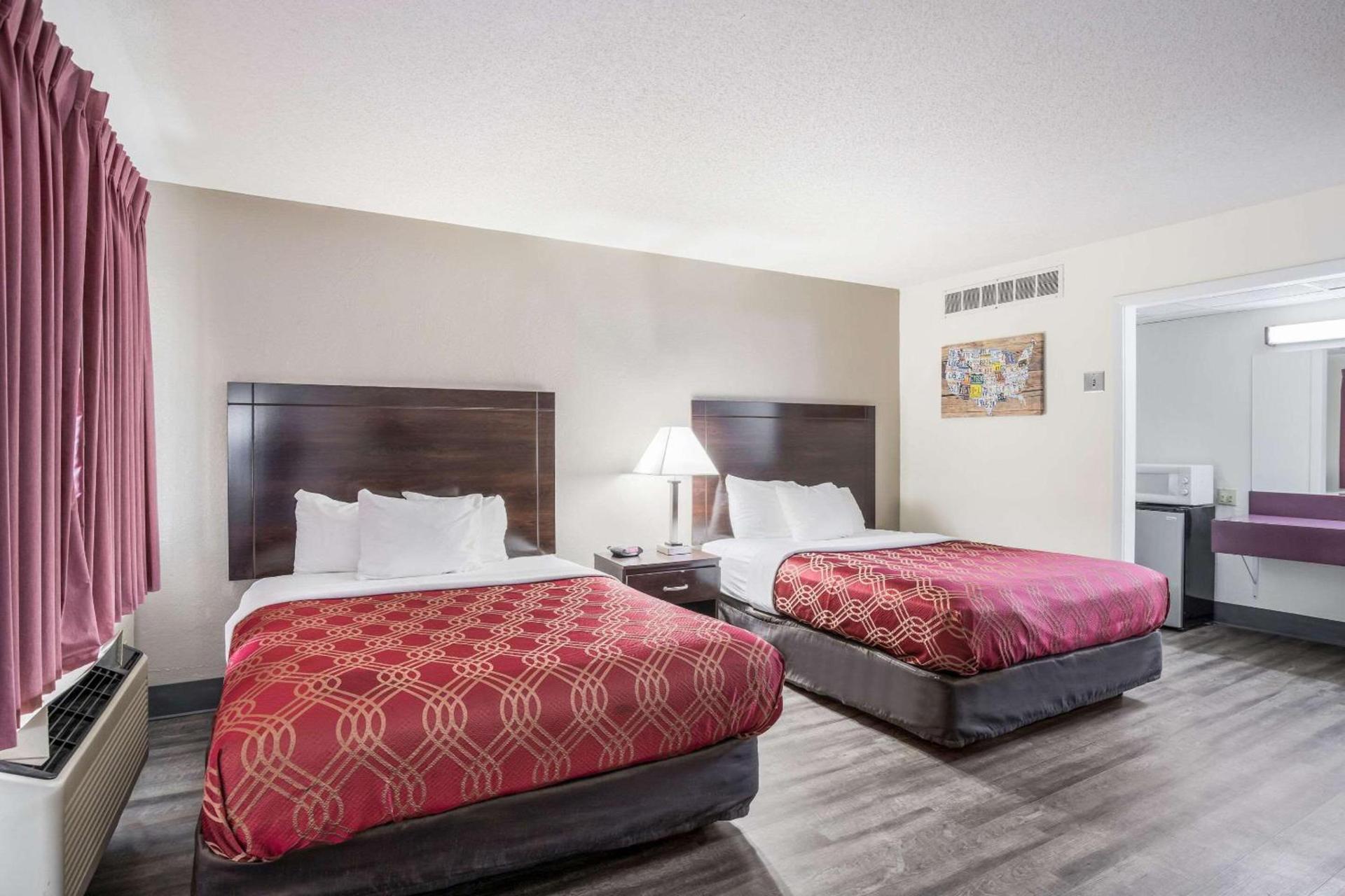 Econo Lodge Cameron photo 19