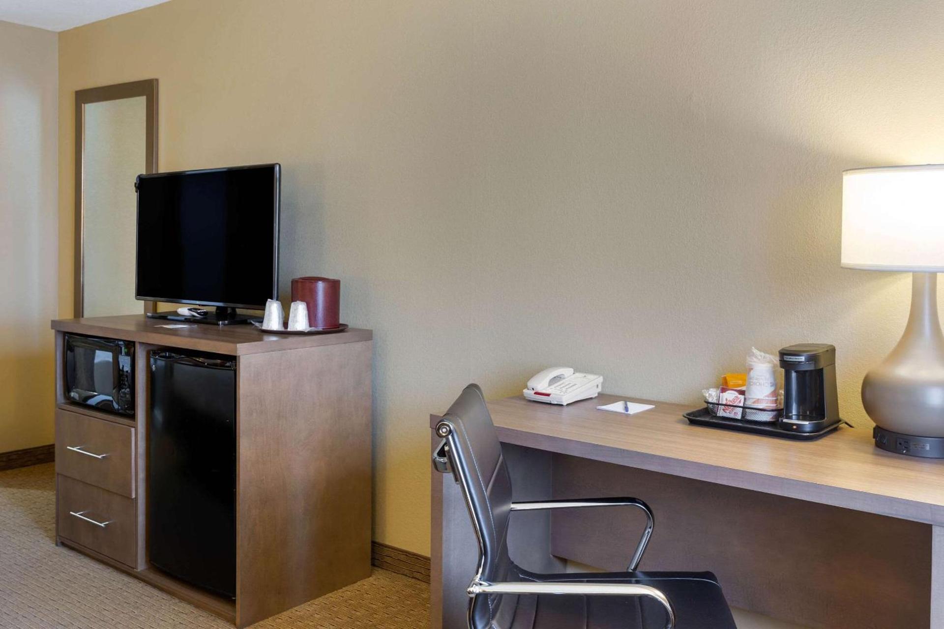 Comfort Inn Marshall Station photo 25