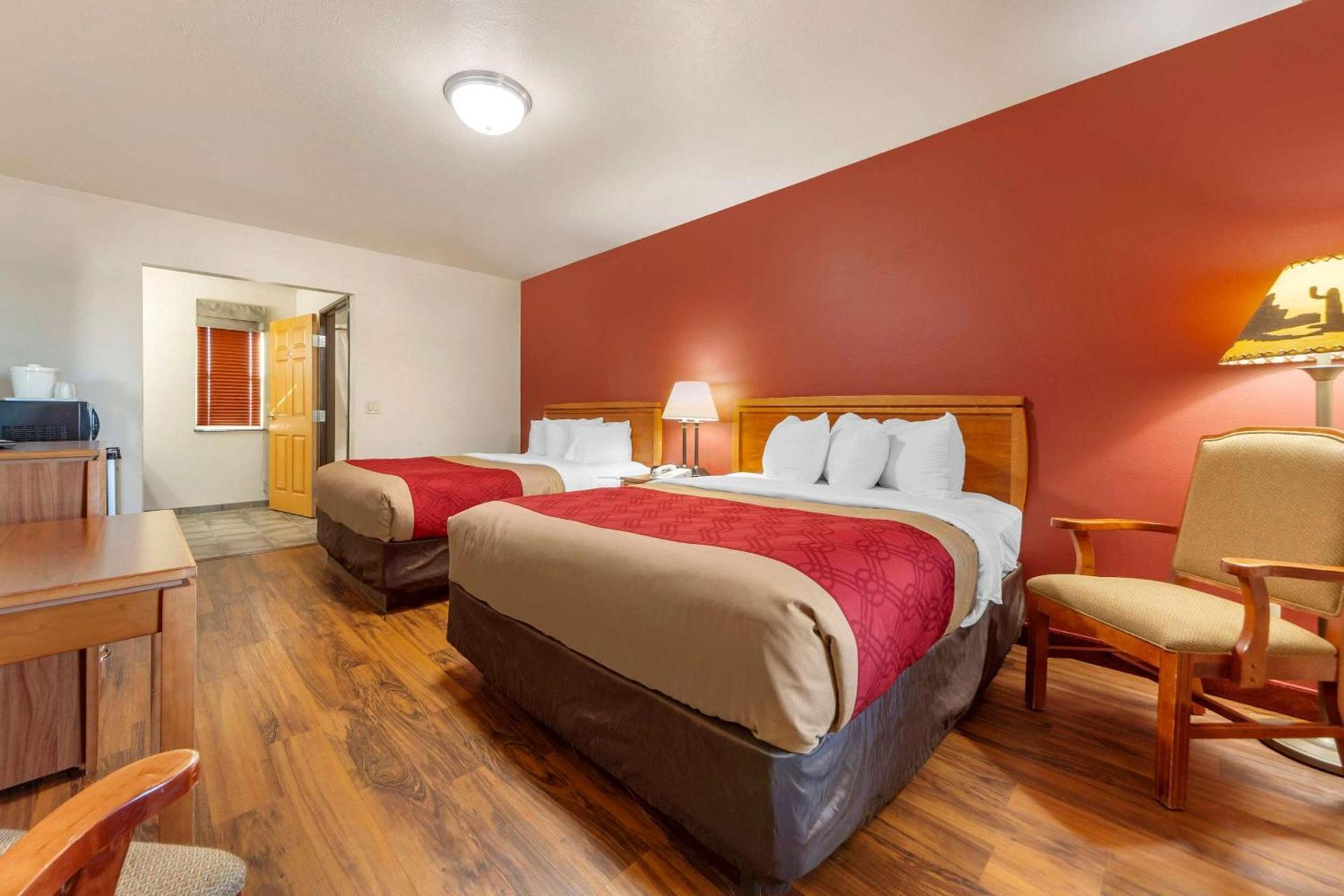 Harmony Inn & Suites photo 6