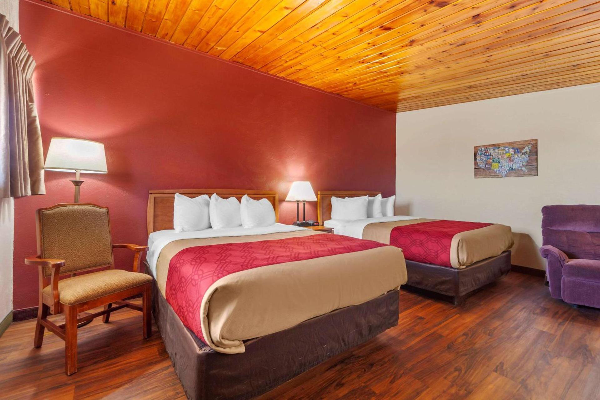 Harmony Inn & Suites photo 18