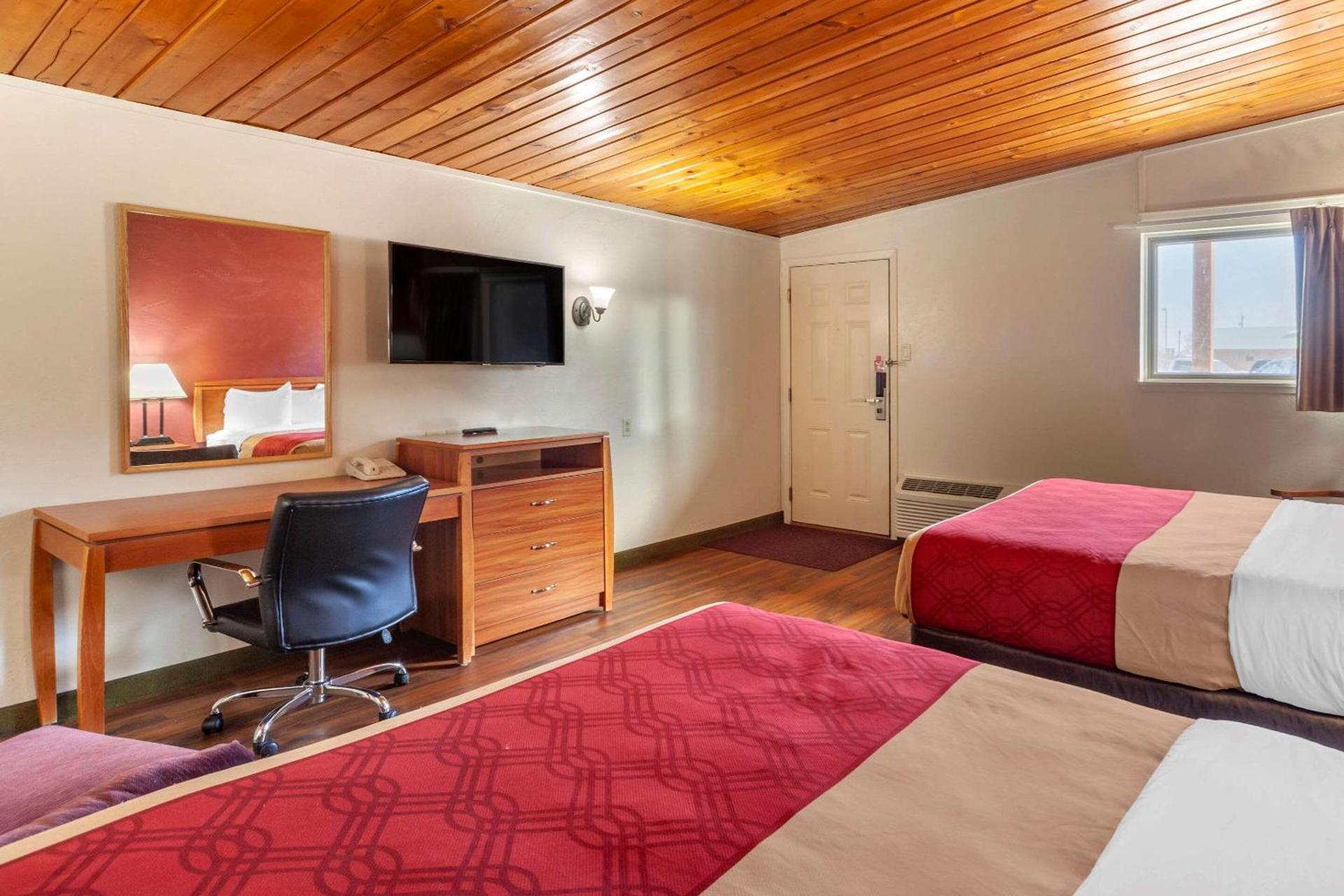 Harmony Inn & Suites photo 8