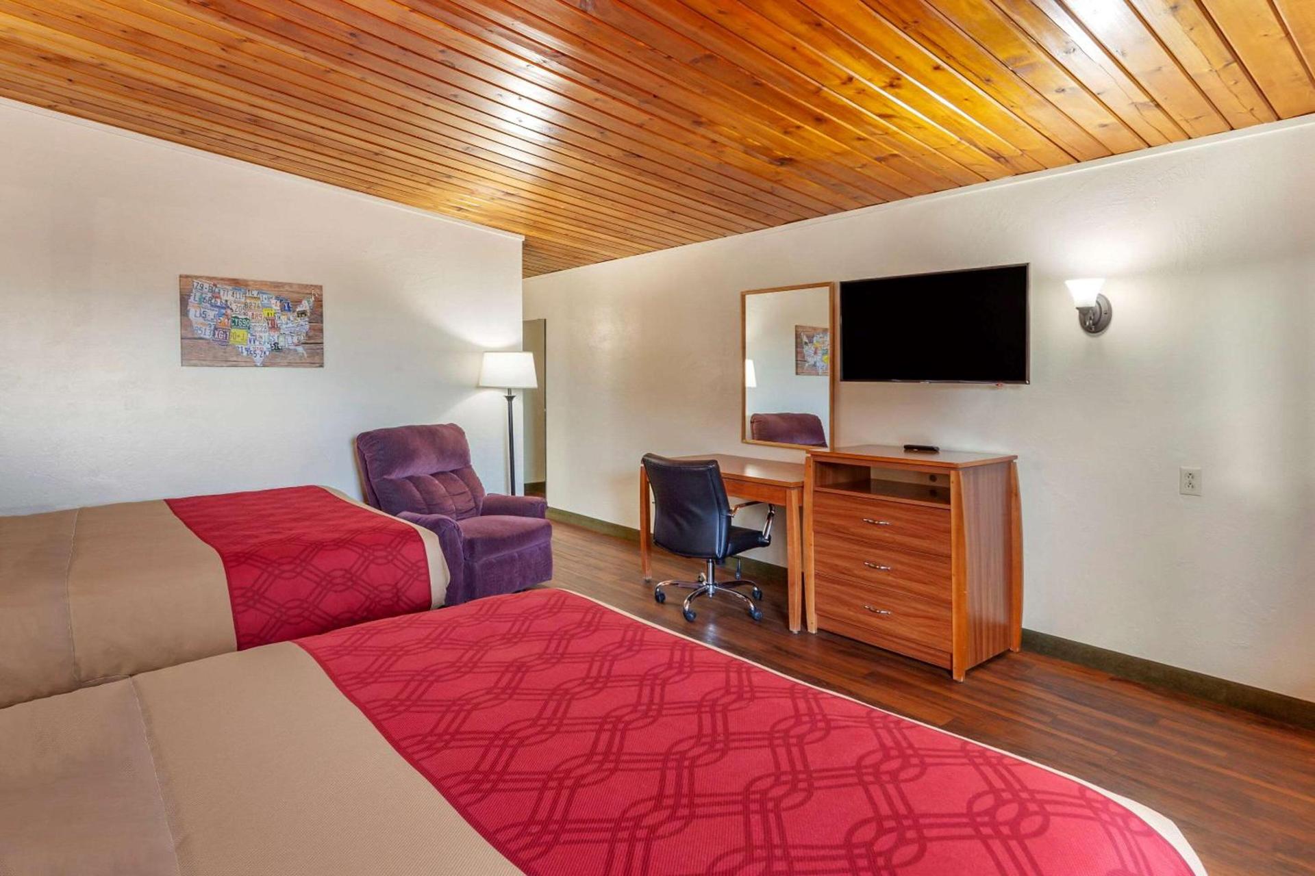 Harmony Inn & Suites photo 16