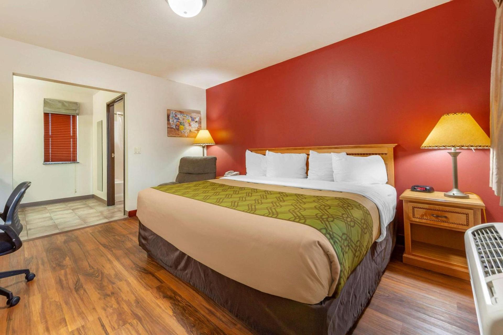 Harmony Inn & Suites photo 24