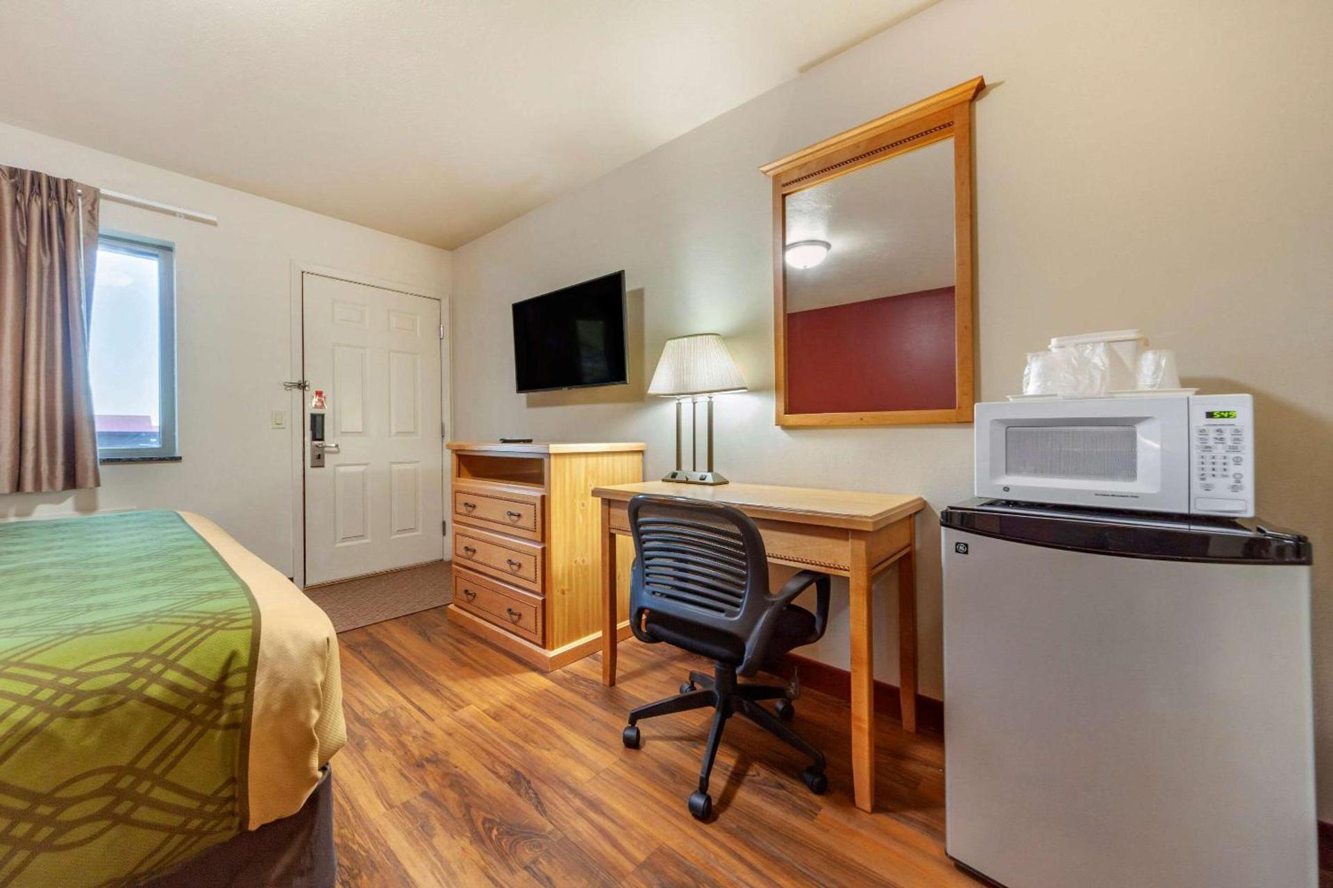 Harmony Inn & Suites photo 12