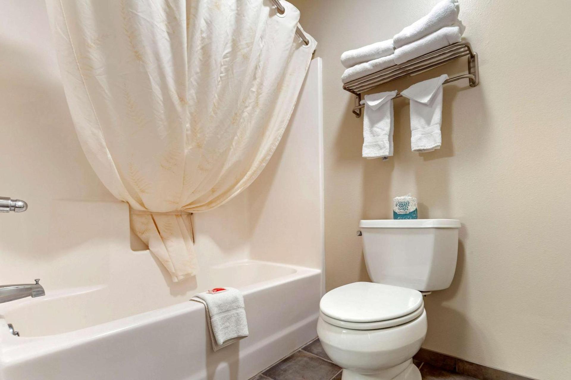 Harmony Inn & Suites photo 20