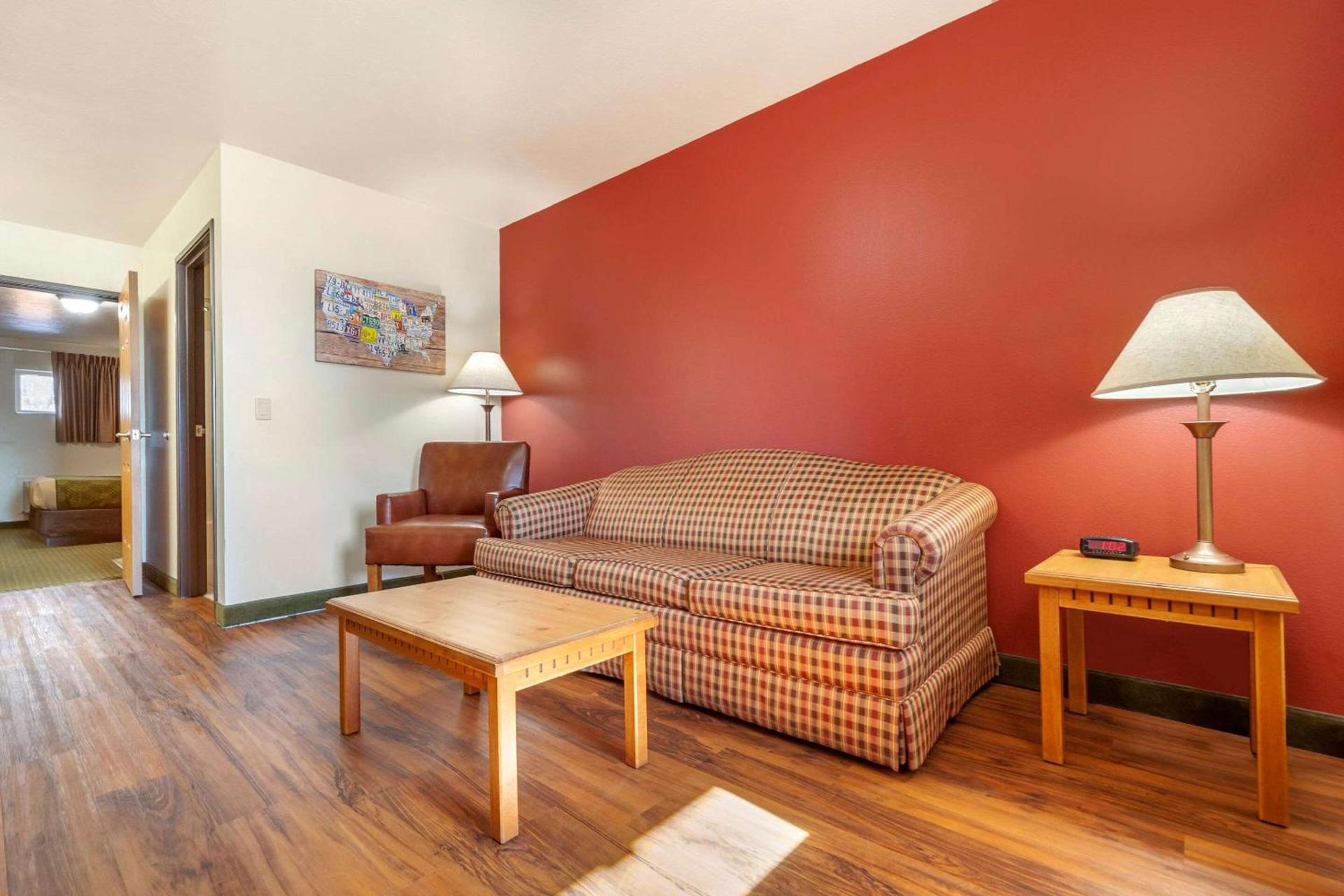 Harmony Inn & Suites photo 3