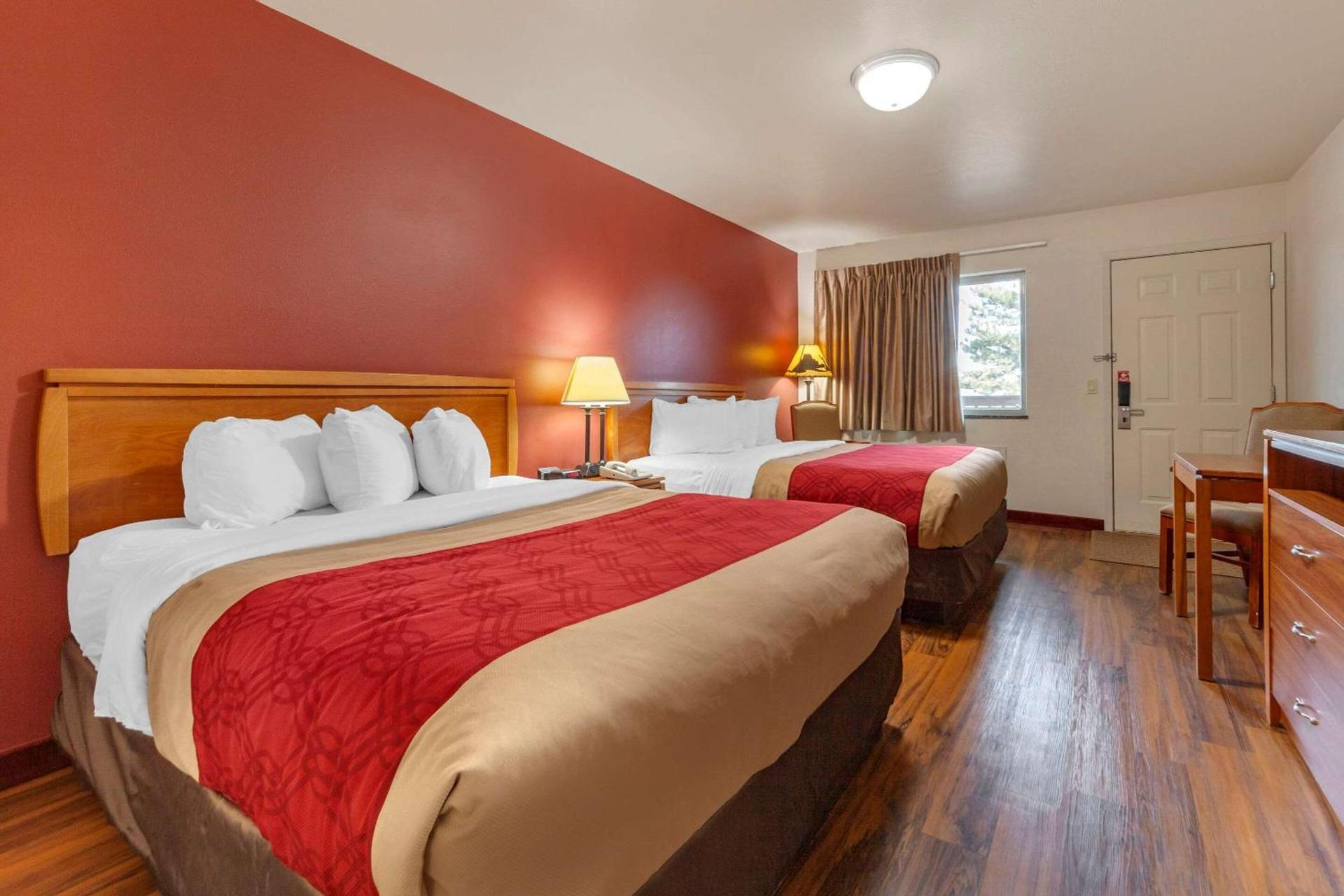 Harmony Inn & Suites photo 4