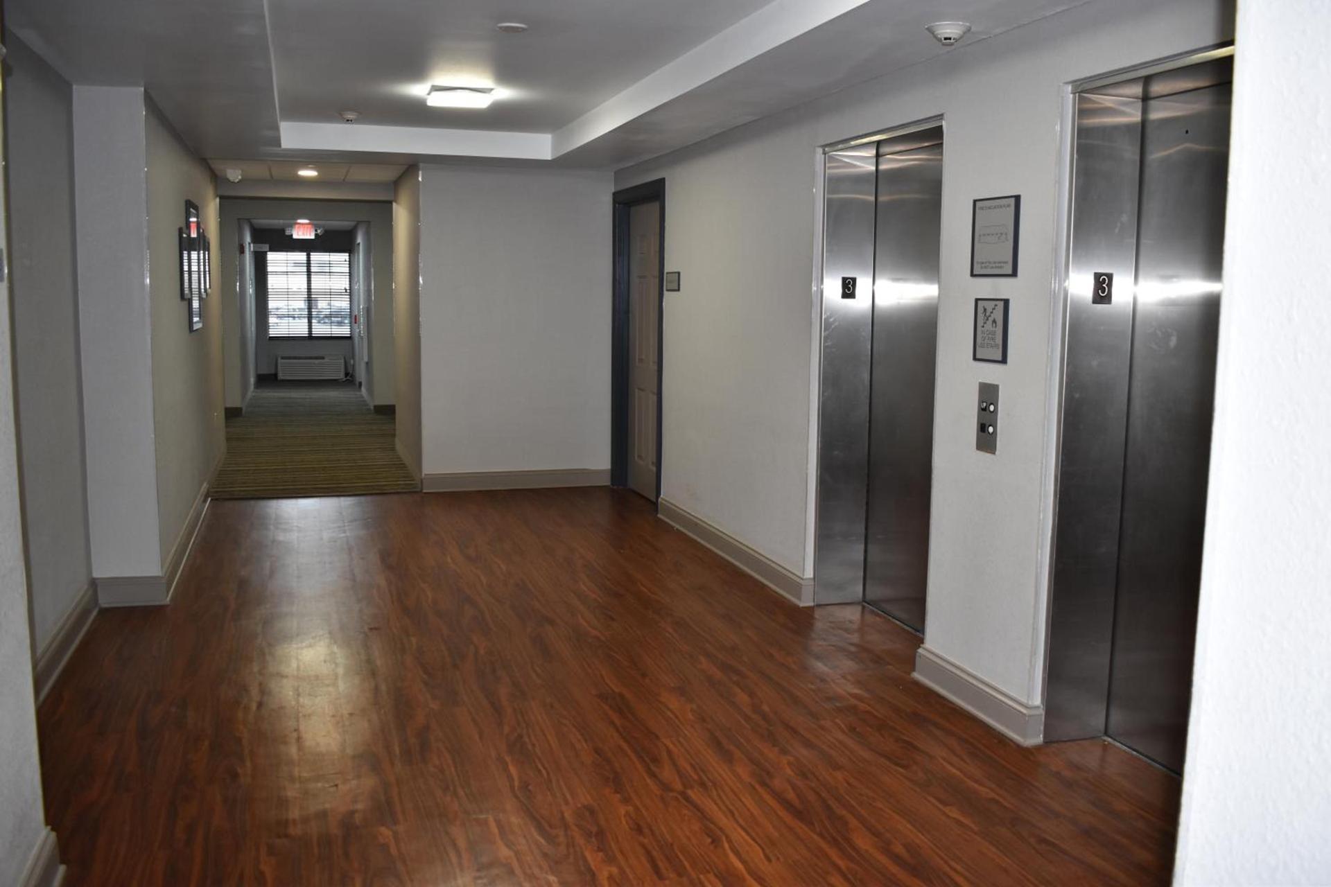Country Inn & Suites by Radisson, Hagerstown, MD photo 16