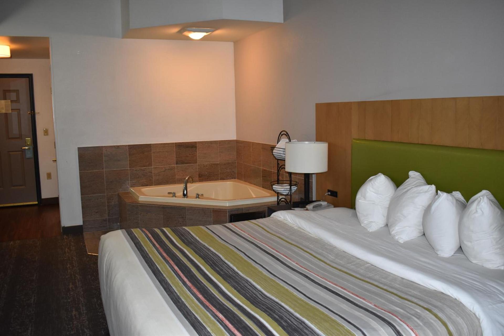 Country Inn & Suites by Radisson, Hagerstown, MD photo 2