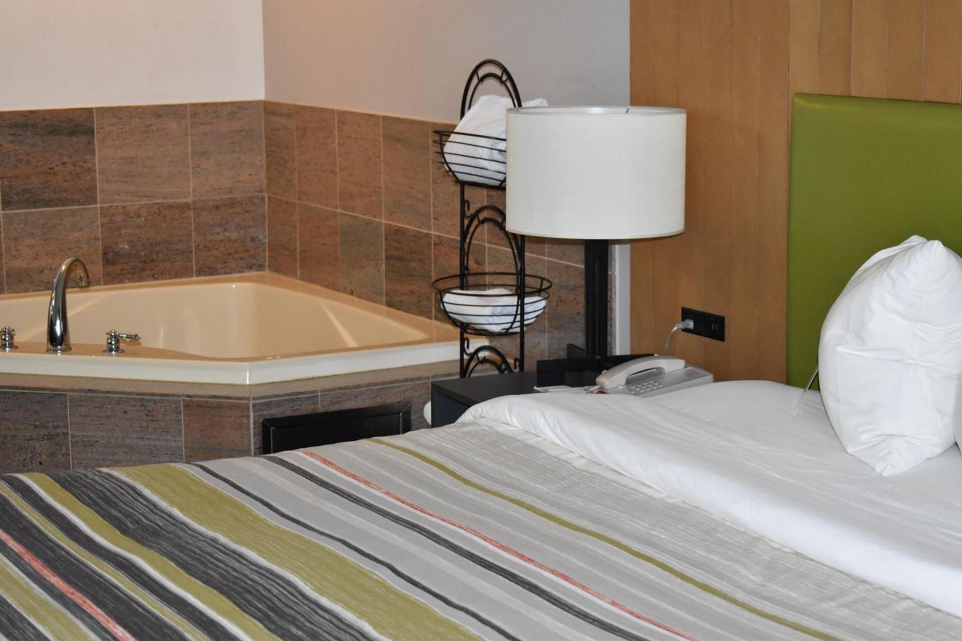 Country Inn & Suites by Radisson, Hagerstown, MD photo 5