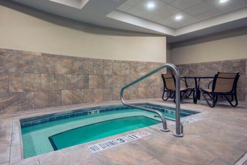Holiday Inn Express Hotel & Suites Hobbs by IHG photo 2