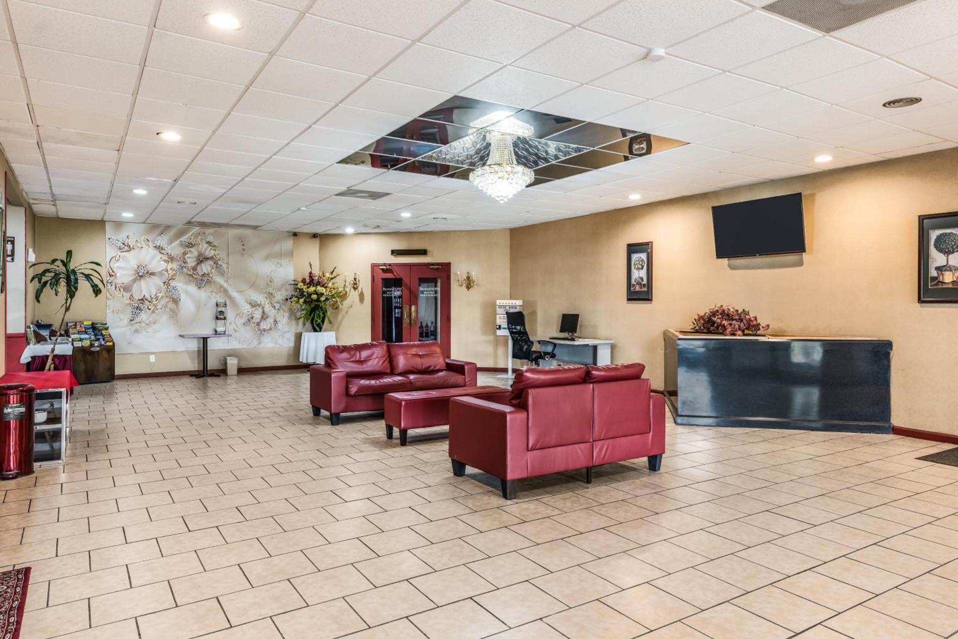 Red Carpet Inn & Suites photo 5