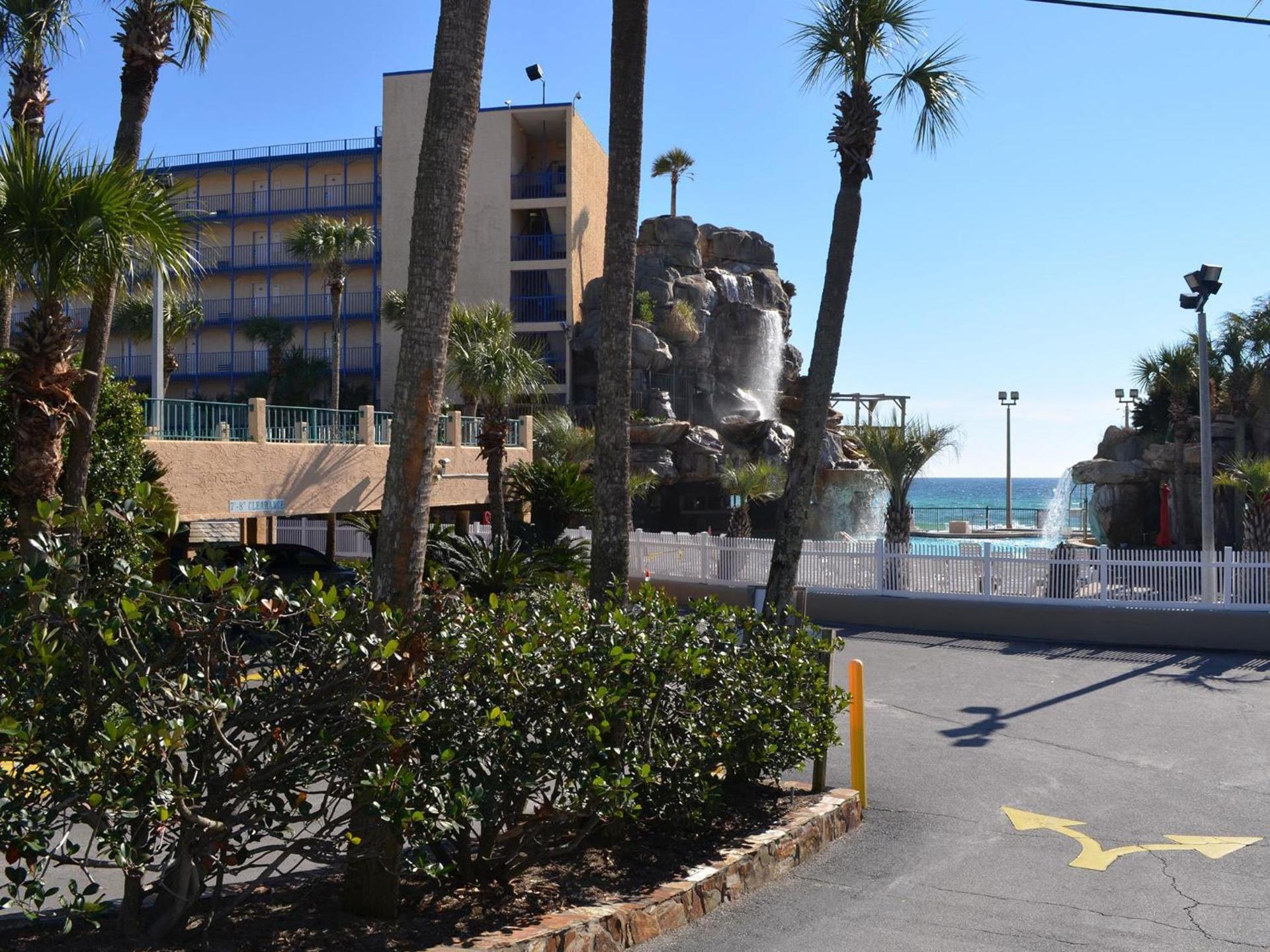 Days Inn by Wyndham Panama City Beach Beachfront Resort photo 24