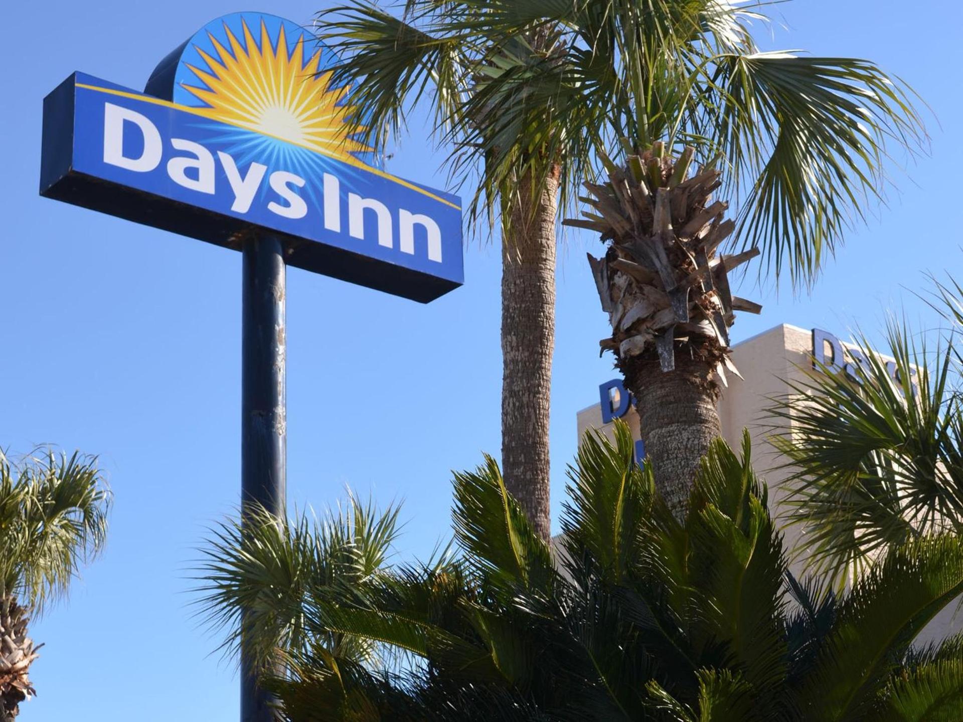 Days Inn by Wyndham Panama City Beach Beachfront Resort photo 25