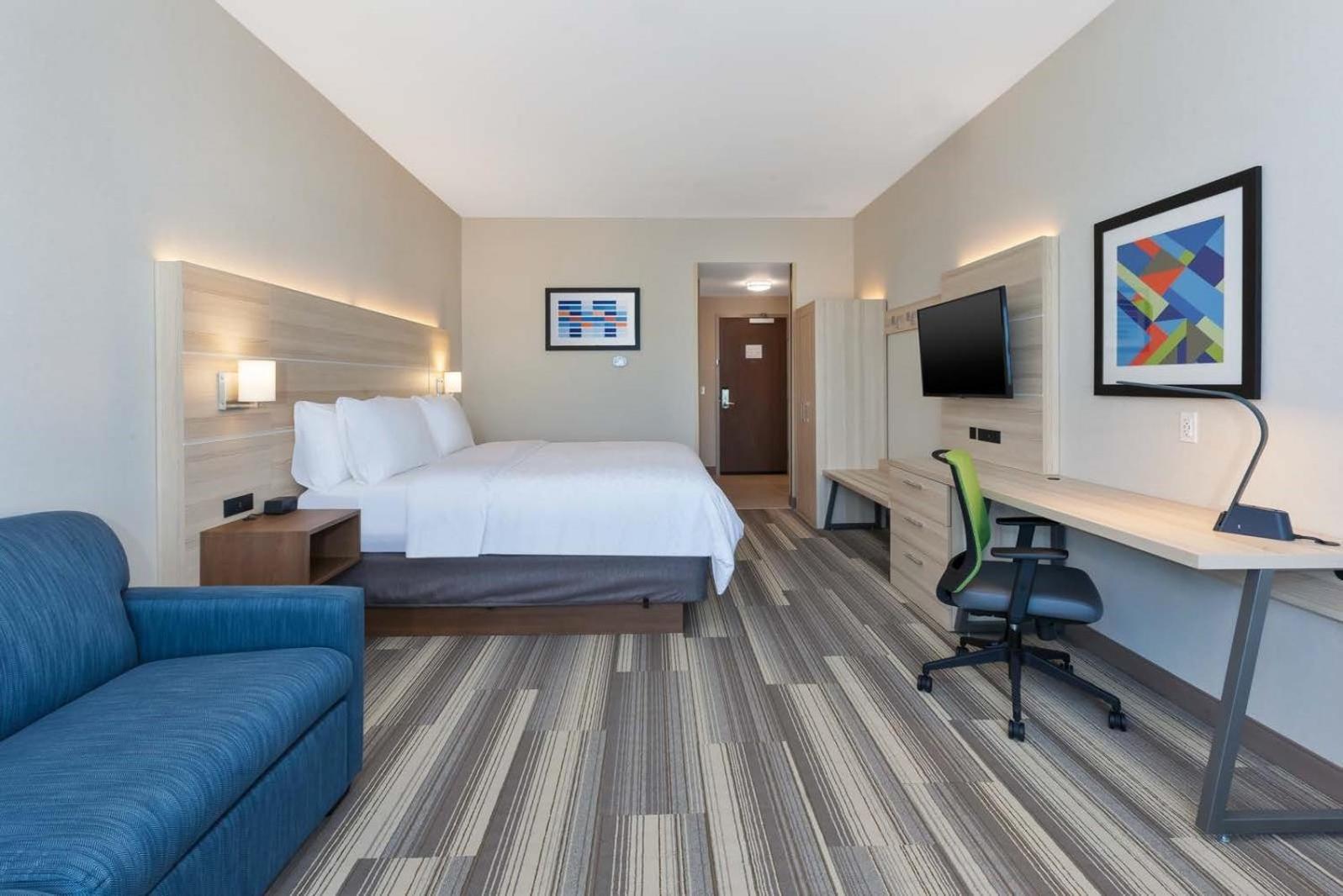 Holiday Inn Express & Suites - Grand Rapids Airport - South by IHG photo 70