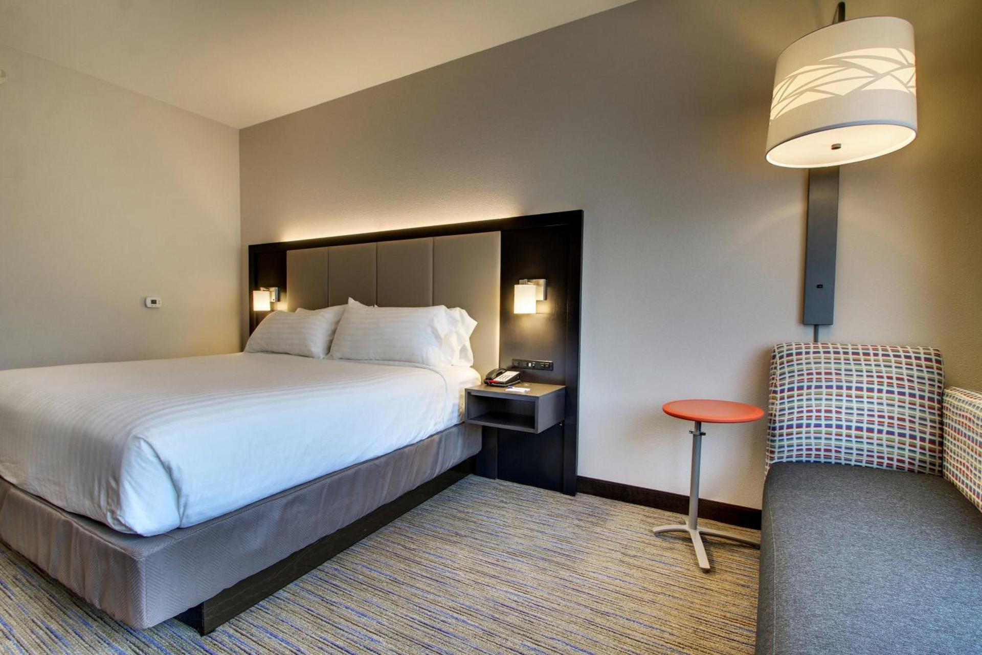 Holiday Inn Express & Suites Charleston NE Mt Pleasant US17 by IHG photo 11