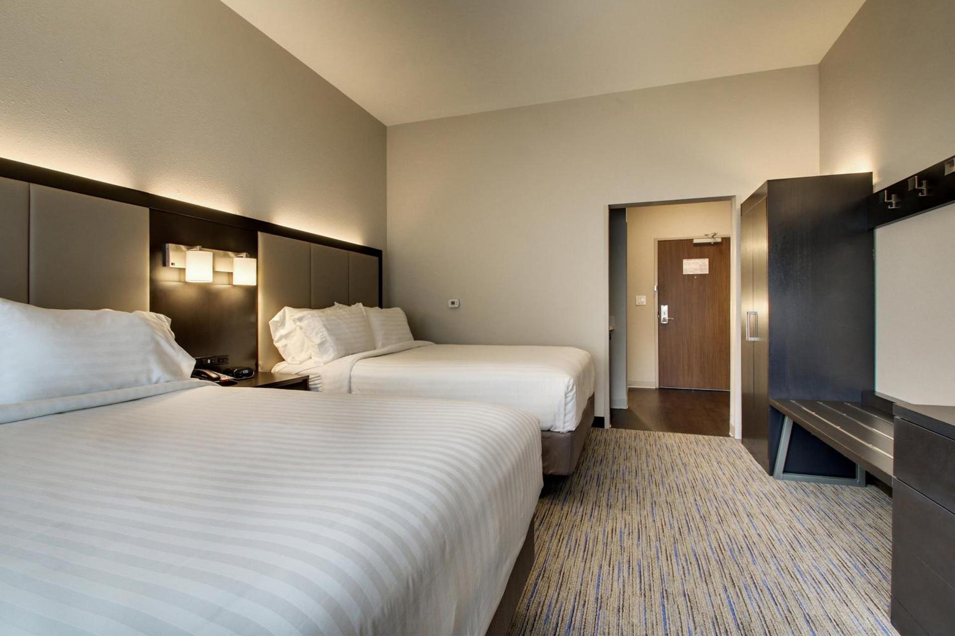 Holiday Inn Express & Suites Charleston NE Mt Pleasant US17 by IHG photo 5