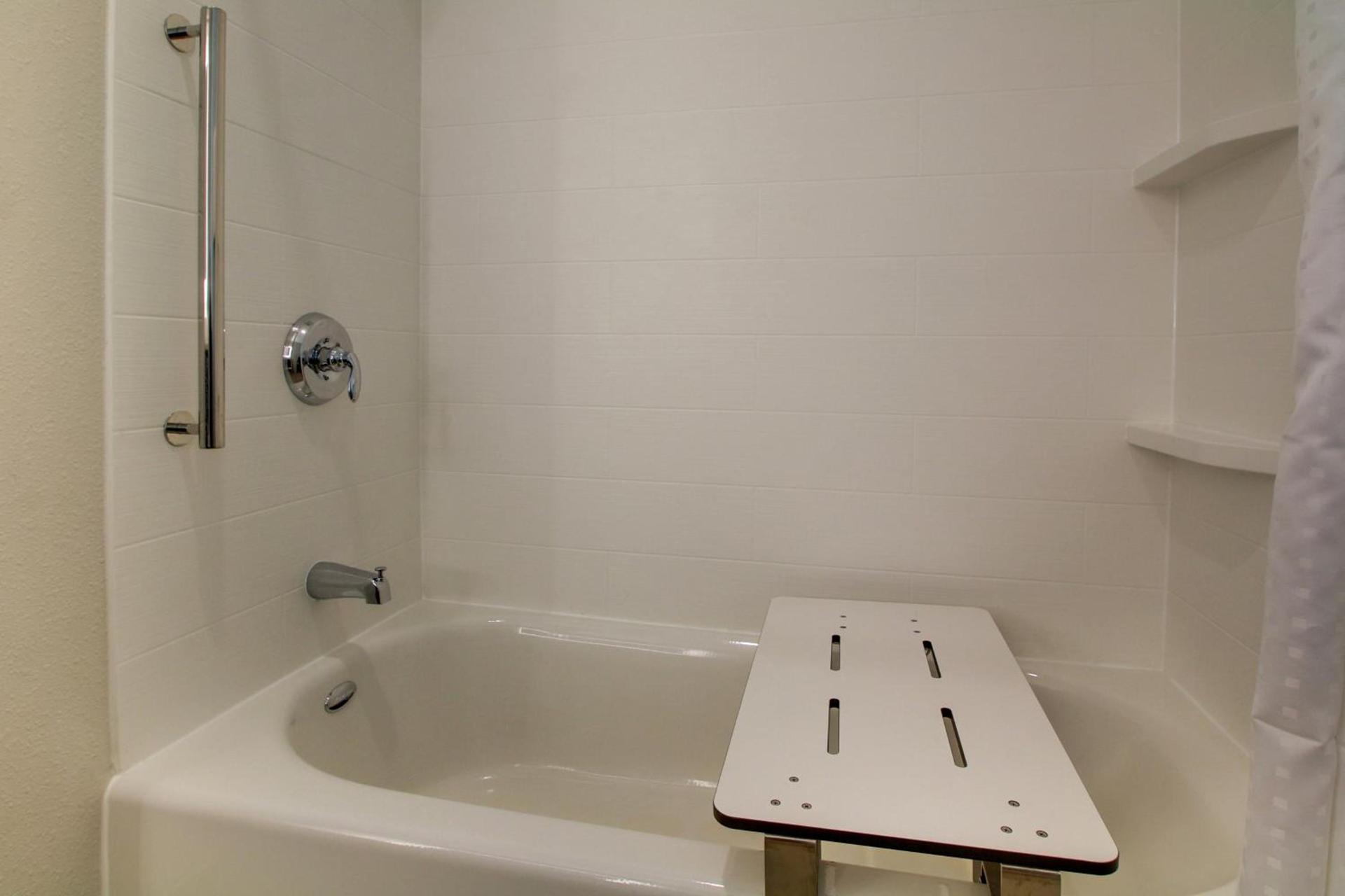 Holiday Inn Express & Suites Charleston NE Mt Pleasant US17 by IHG photo 6