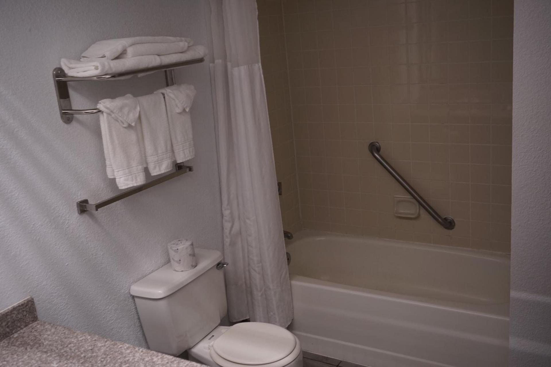 Baymont by Wyndham Shakopee photo 30