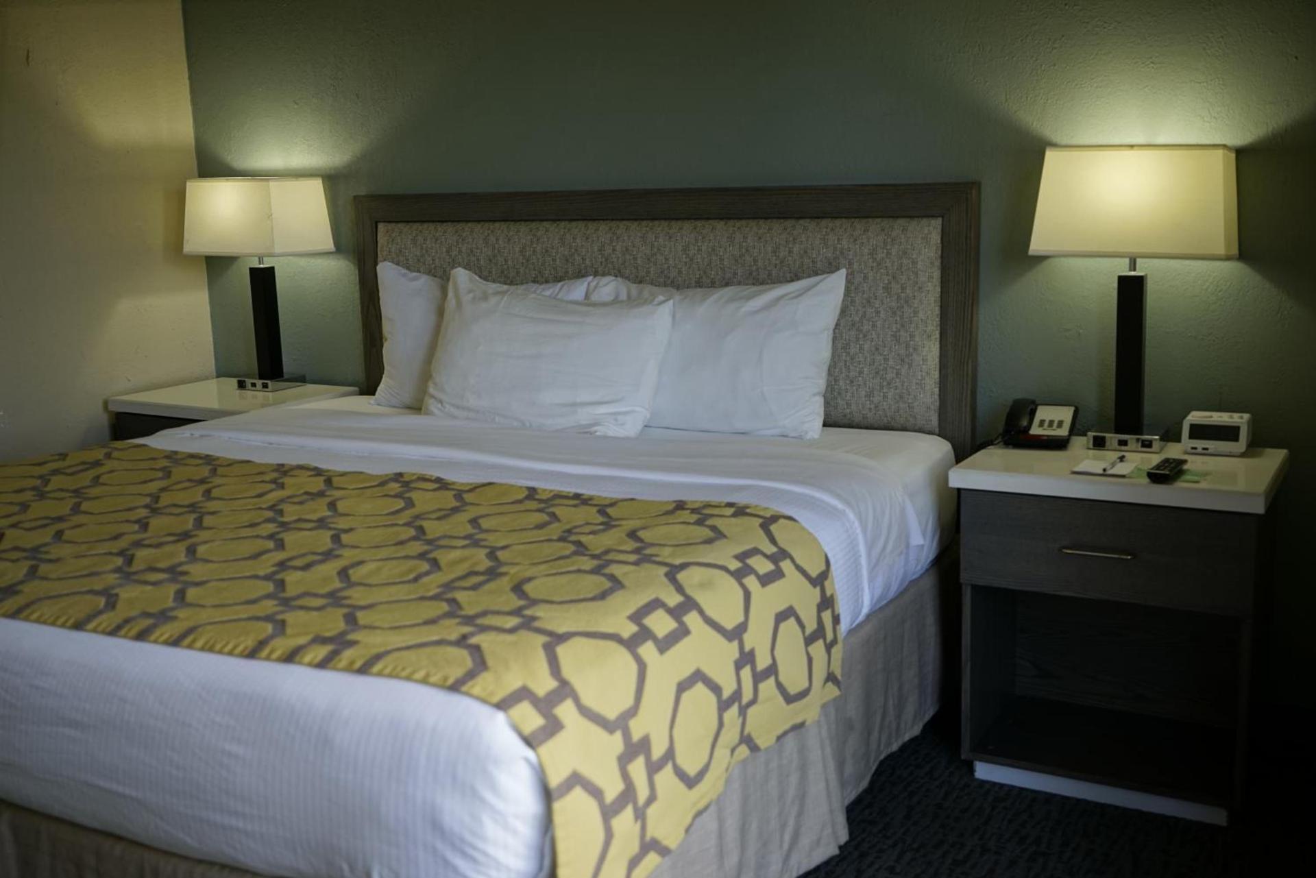 Baymont by Wyndham Shakopee photo 41