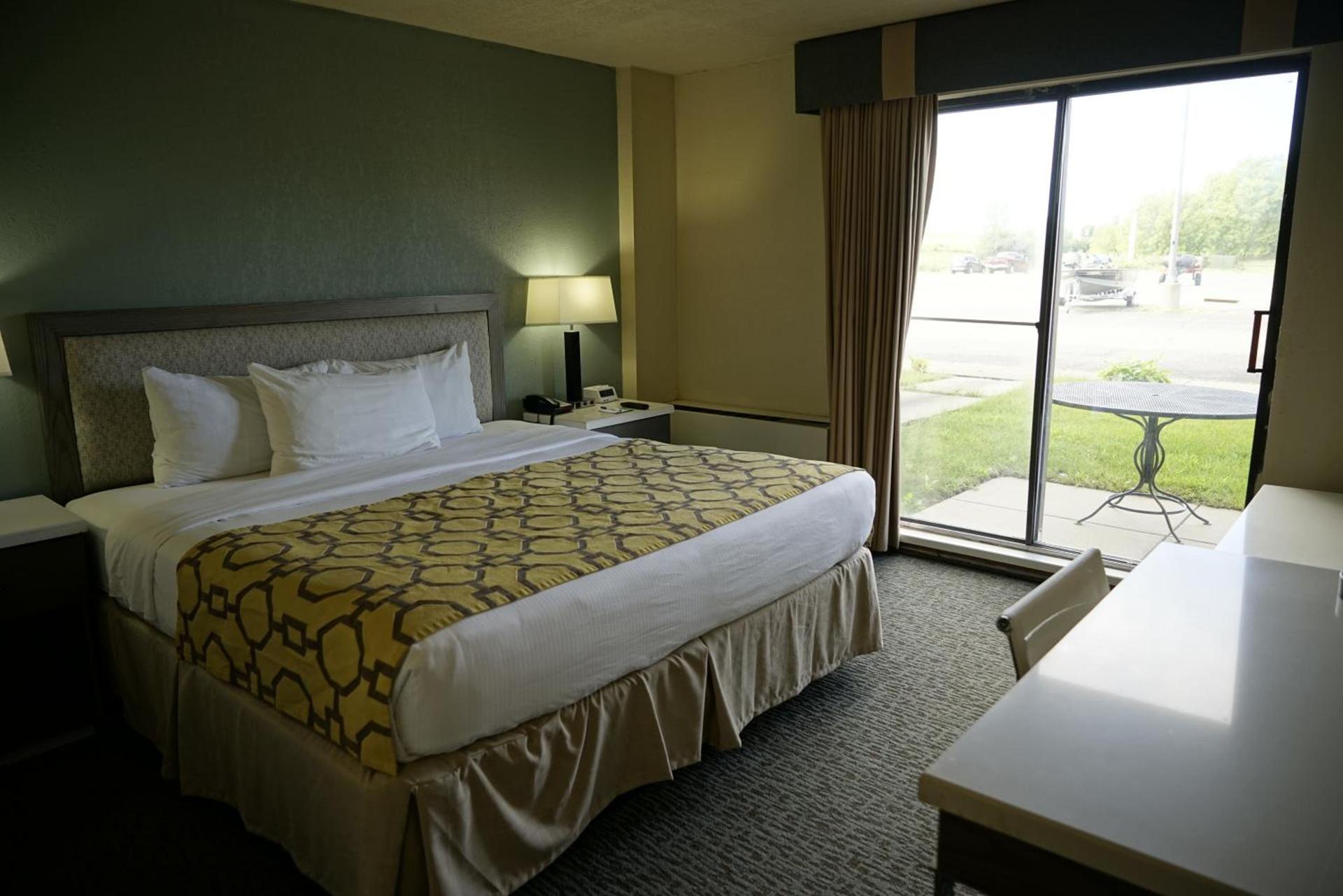 Baymont by Wyndham Shakopee photo 31