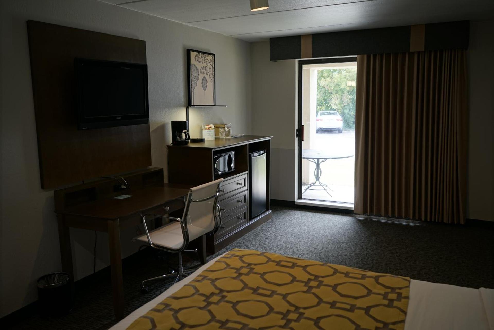 Baymont by Wyndham Shakopee photo 38
