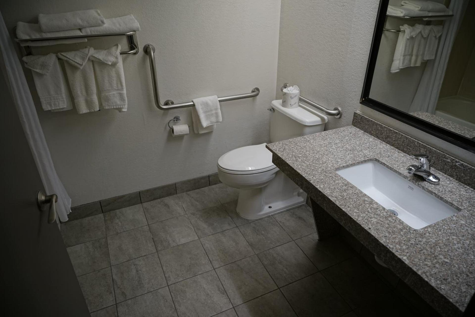 Baymont by Wyndham Shakopee photo 28
