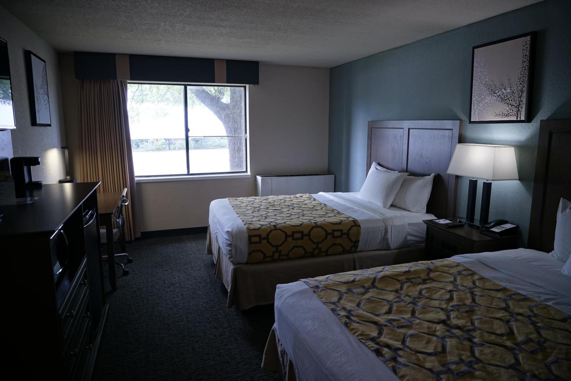 Baymont by Wyndham Shakopee photo 34