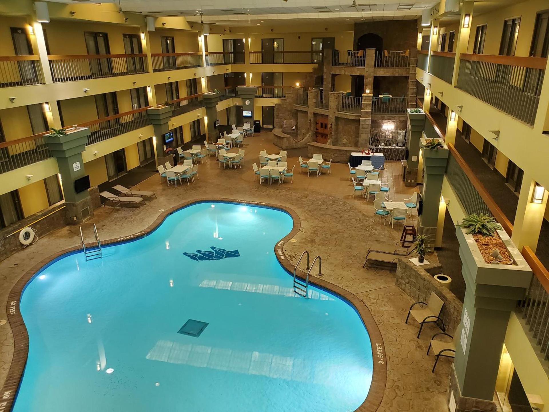 Baymont by Wyndham Shakopee photo 78