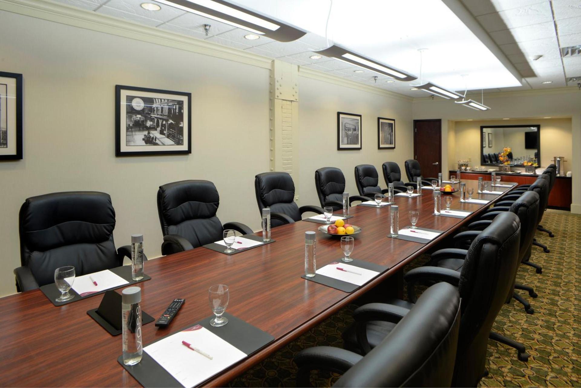 Crowne Plaza Indianapolis-Dwtn-Union Stn by IHG photo 5