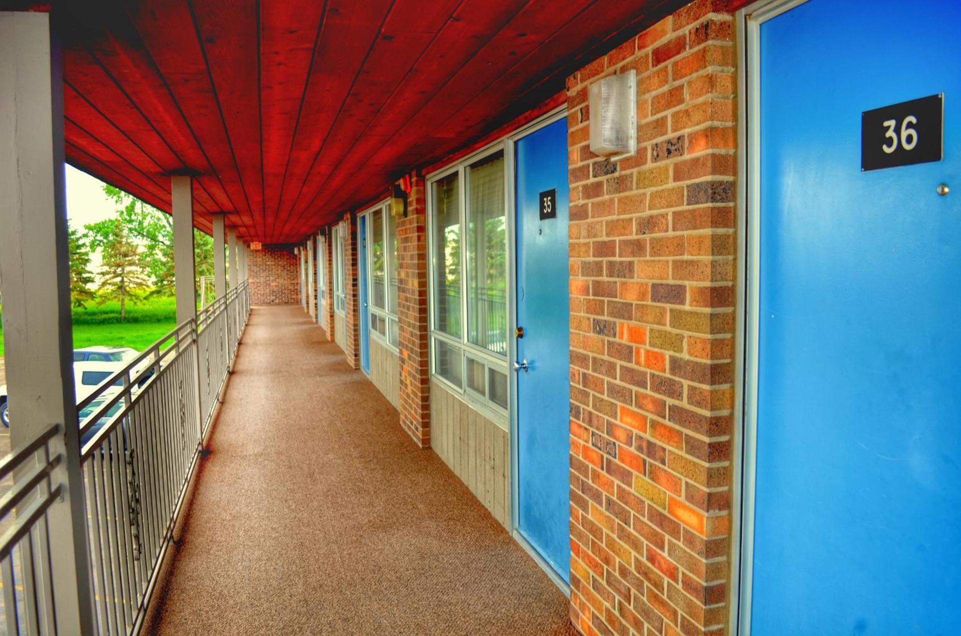 Thunderbird Lodge photo 9
