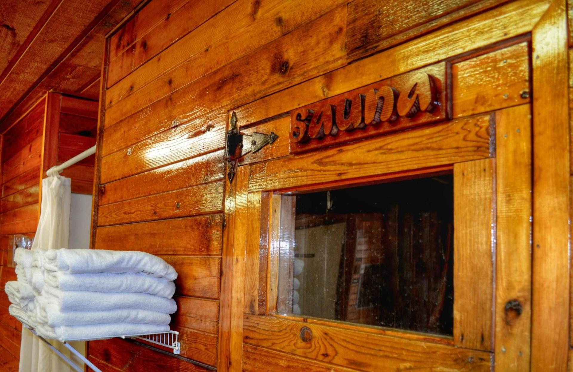 Thunderbird Lodge photo 6