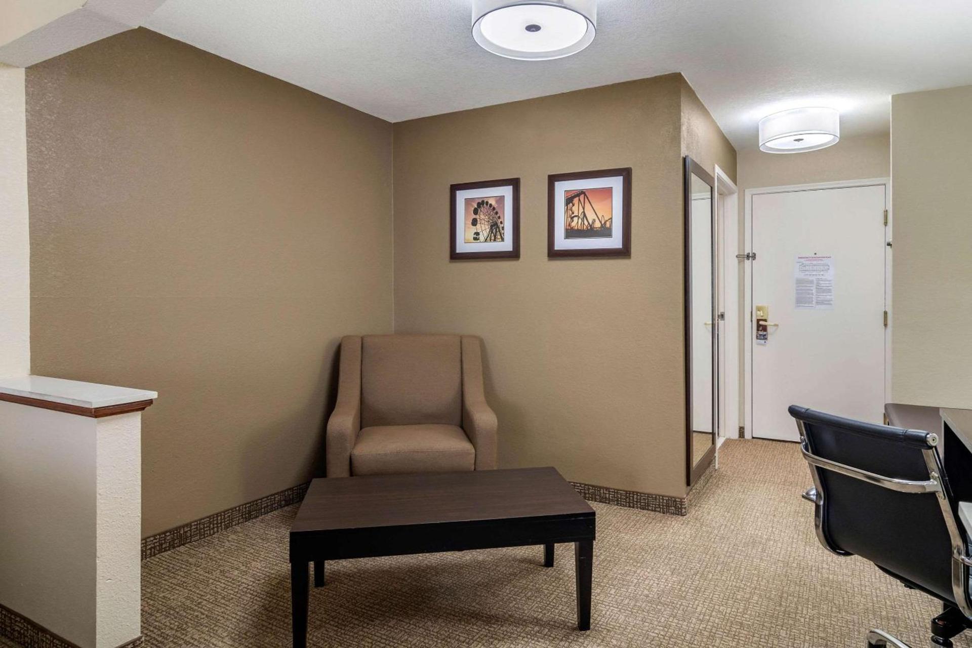 Comfort Inn & Suites Atlanta-Smyrna photo 22