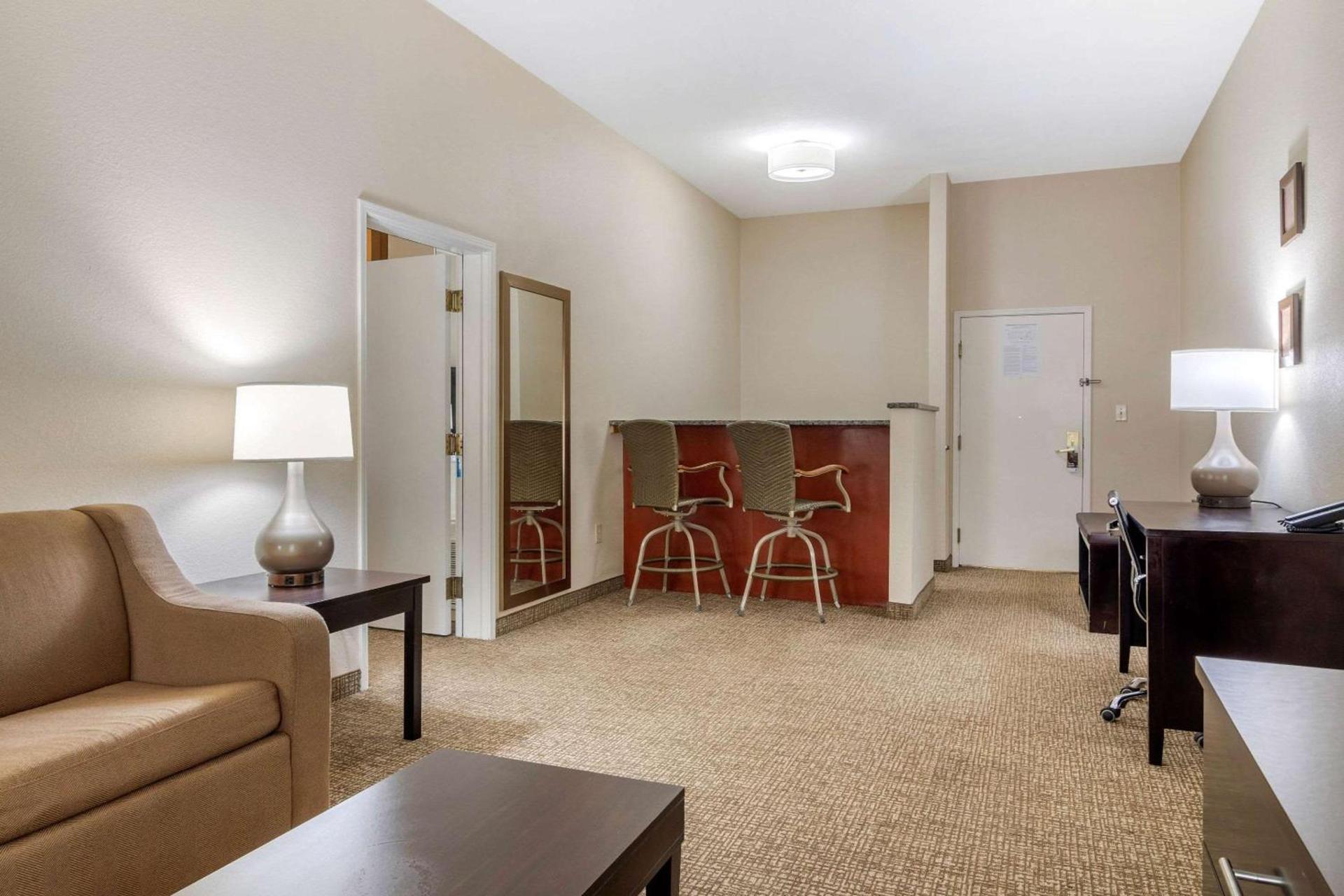 Comfort Inn & Suites Atlanta-Smyrna photo 28