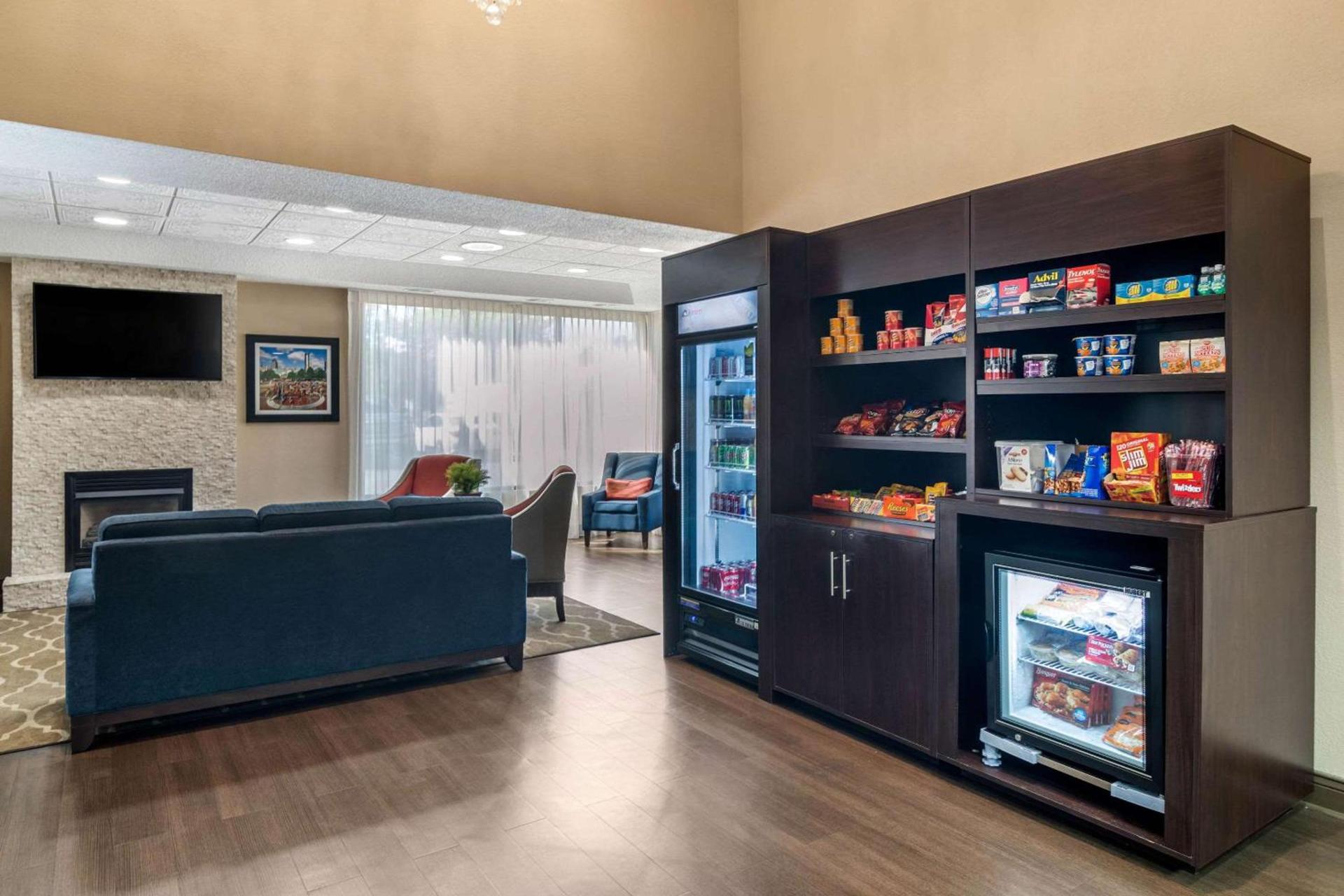 Comfort Inn & Suites Atlanta-Smyrna photo 35
