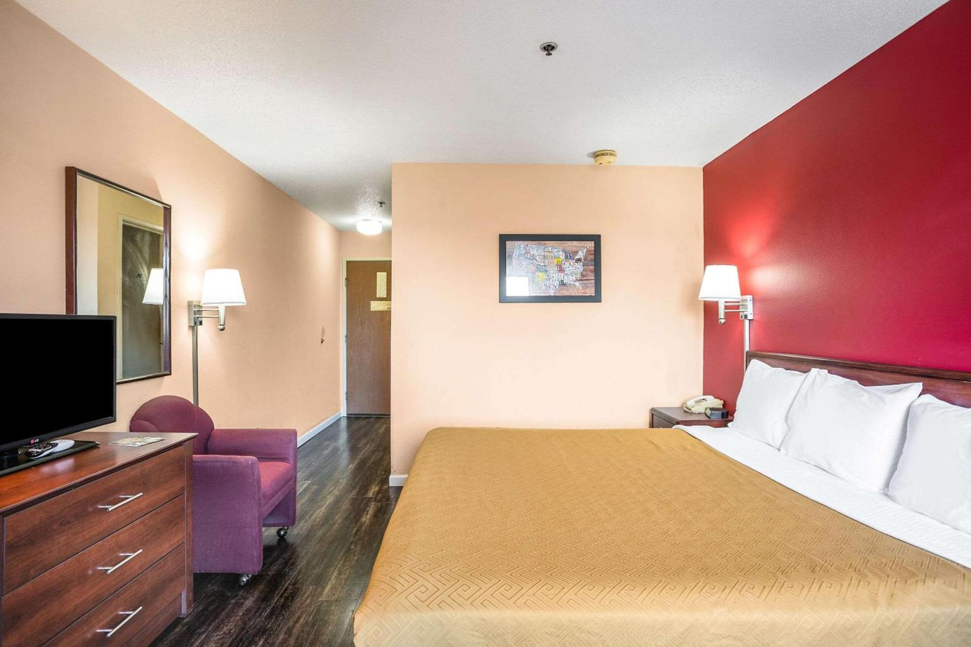 Econo Lodge Princeton photo 21