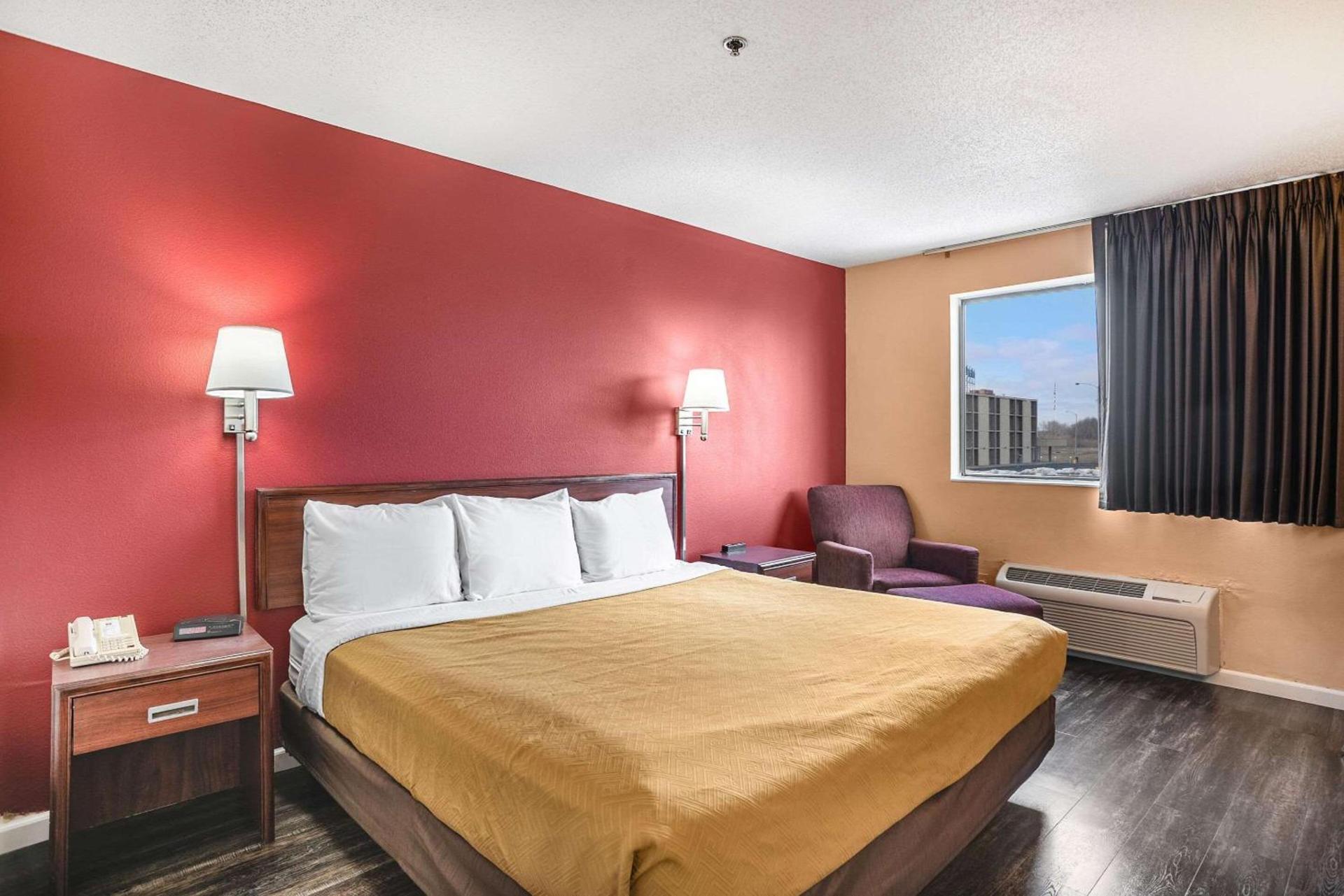 Econo Lodge Princeton photo 14