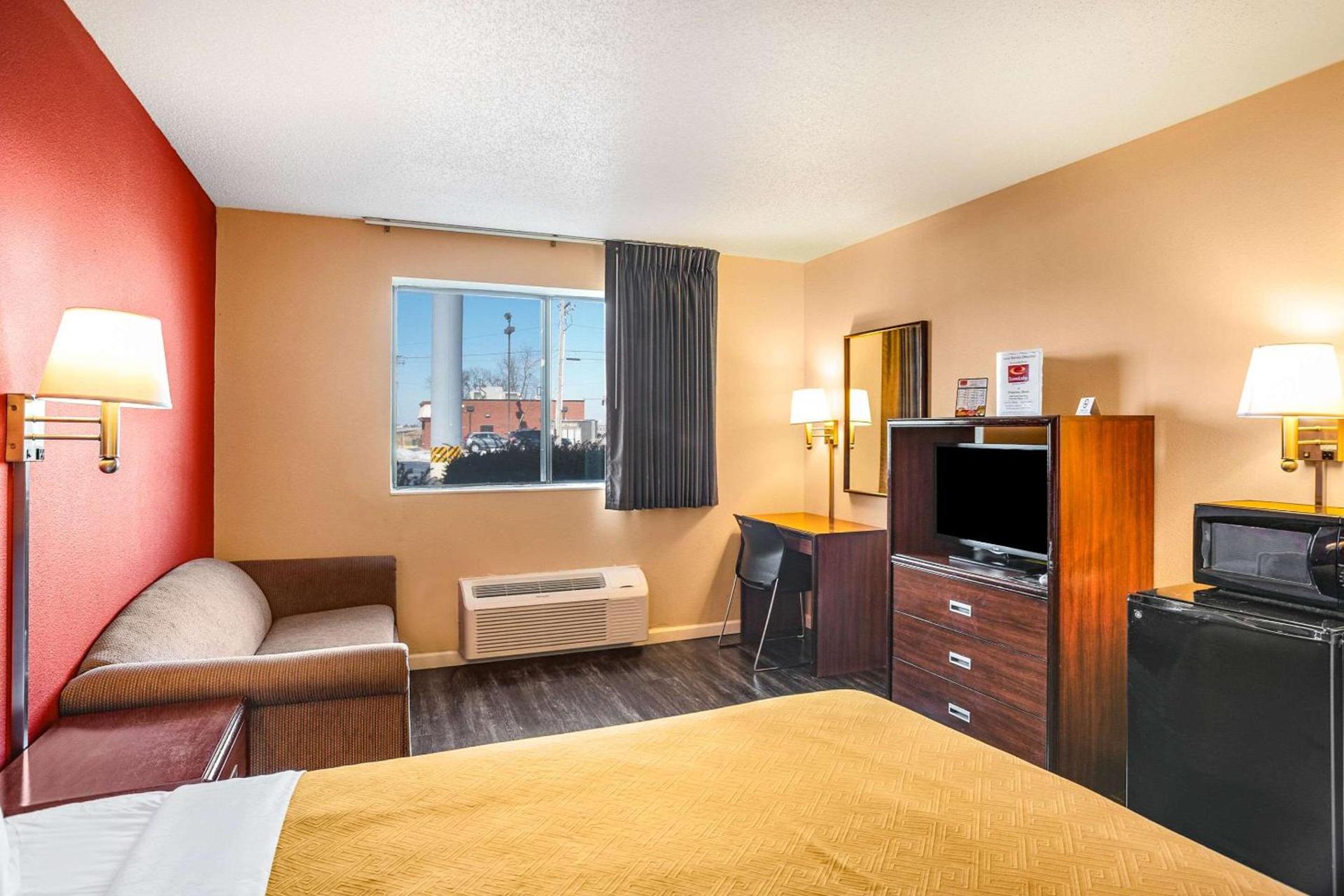 Econo Lodge Princeton photo 15
