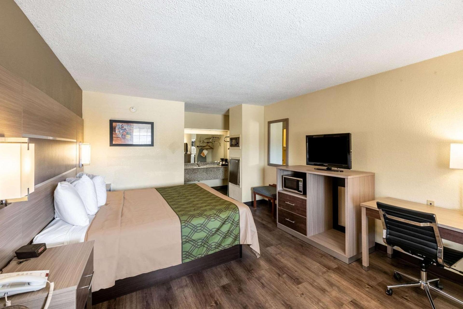 Econo Lodge Vicksburg photo 11