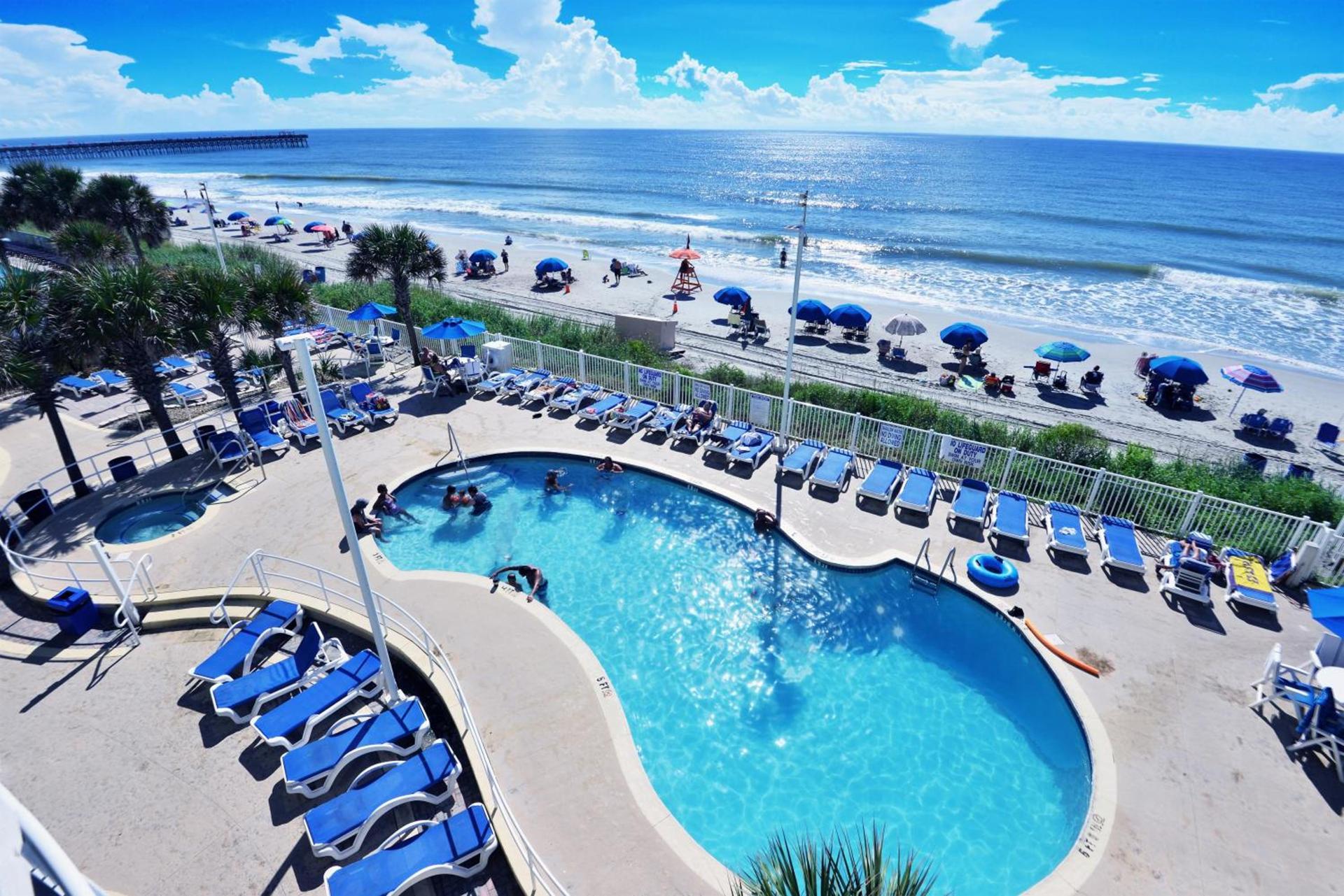 Deluxe Ocean Front Two-Bedroom Condo in Sandy Beach Resort photo 3