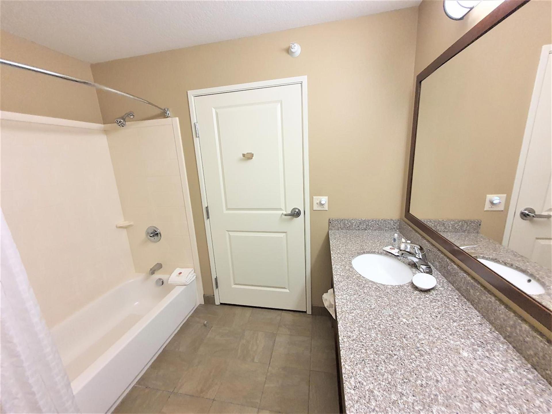 AmeriVu Inn and Suites - Chisago City photo 39